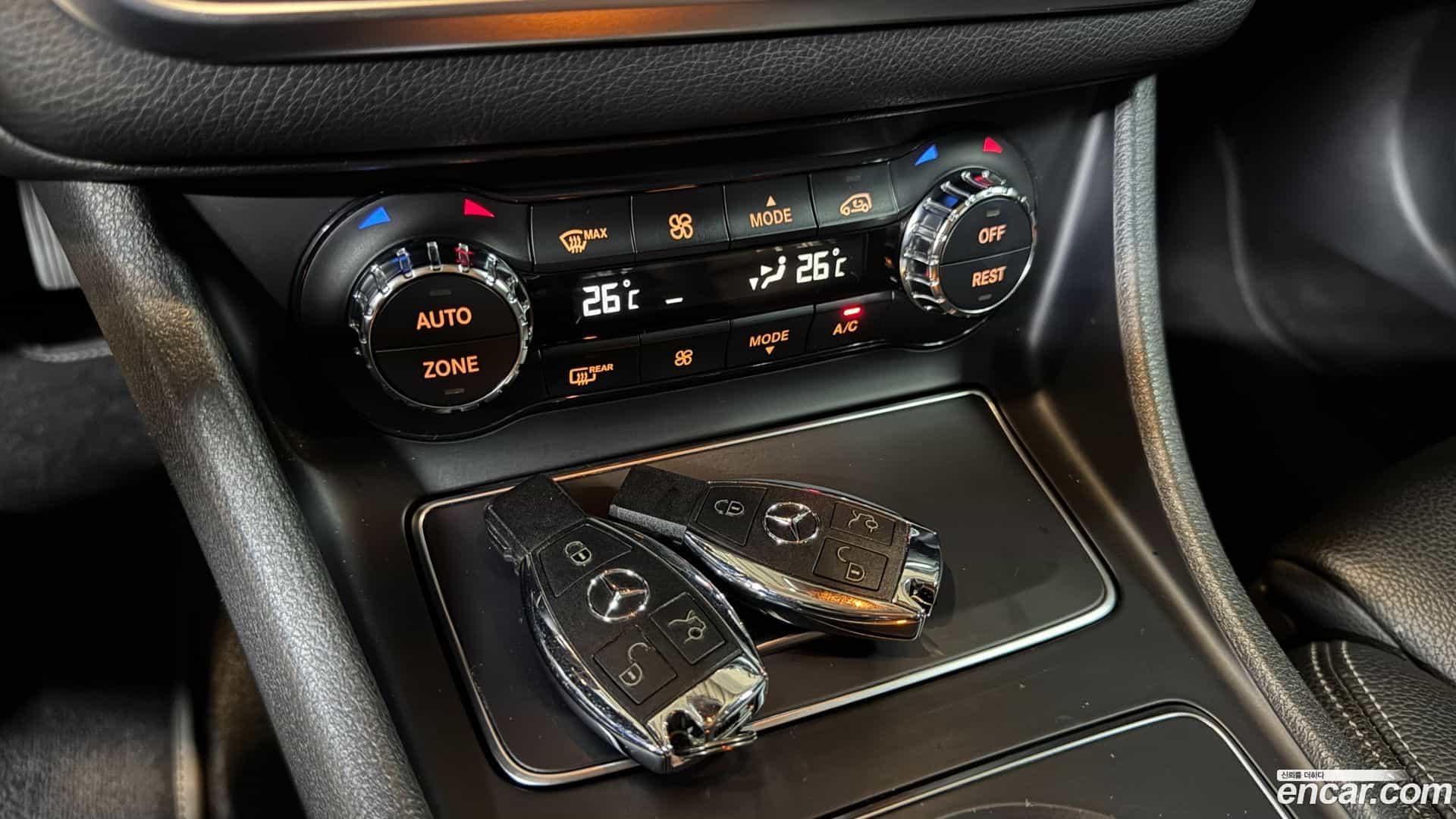 GLA-Class Mercedes-Benz 2018.5-OPTION-022