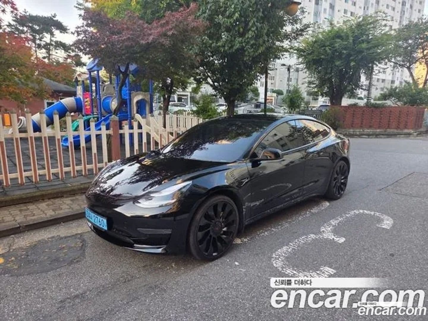Main__Slider__Photo:Model 3 Tesla 2019.10-0