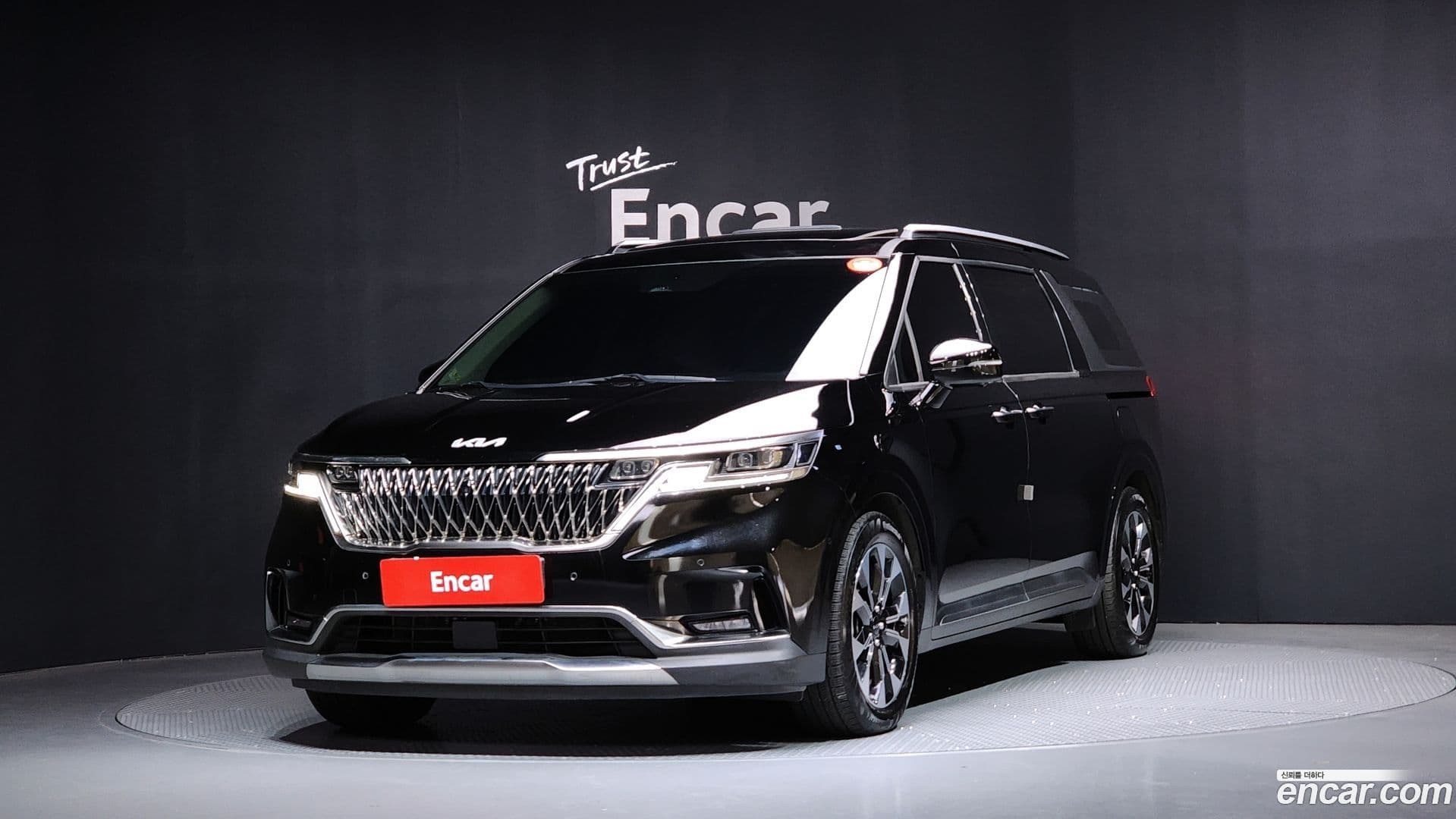 Main__Slider__Photo:Canival Kia 2022.6-0