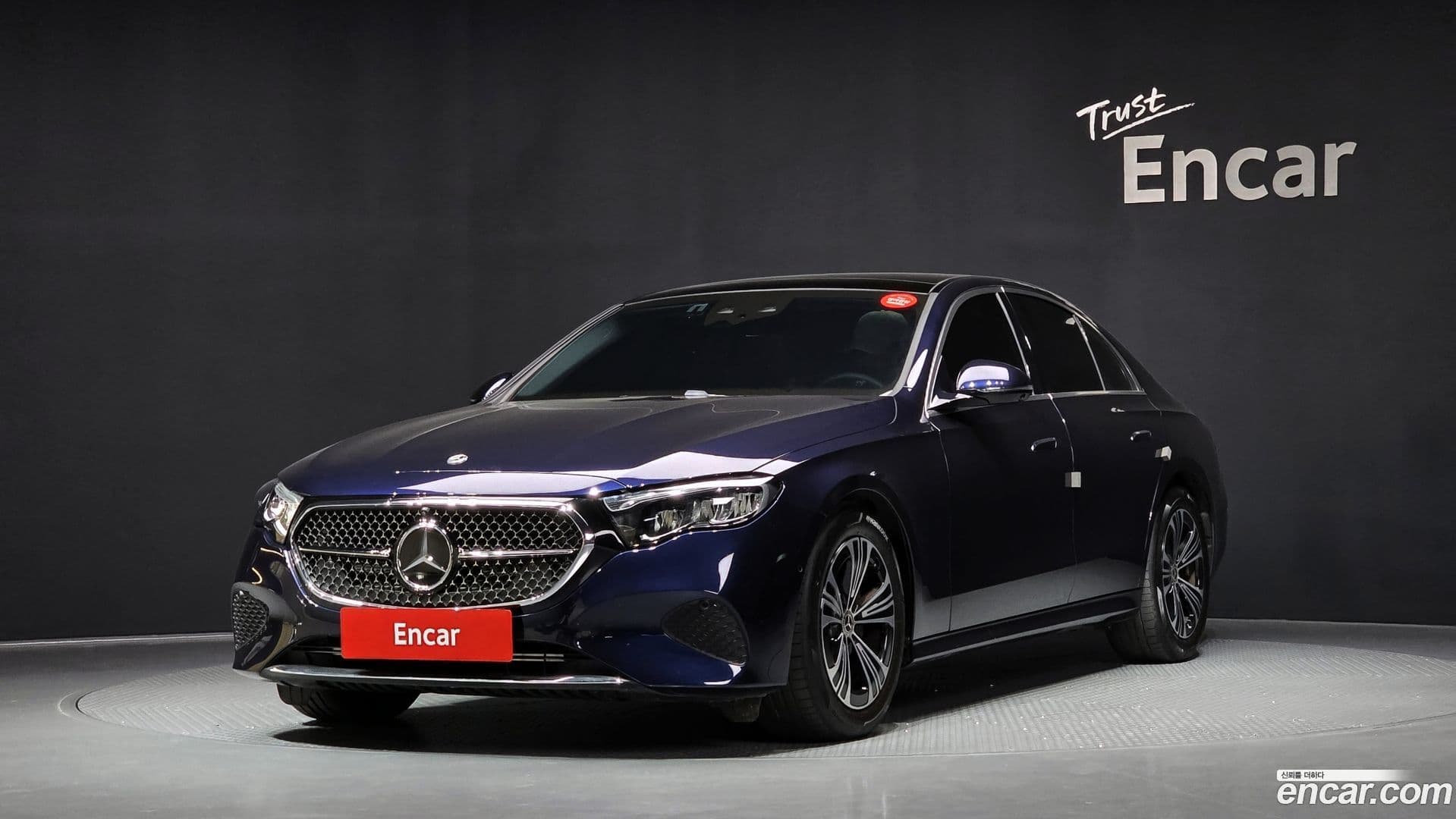Main__Slider__Photo:E-Class Mercedes-Benz 2024.8-0