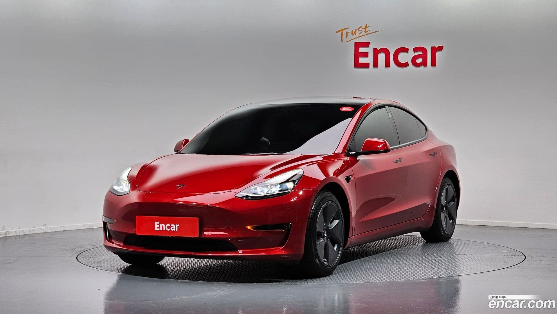 Main__Slider__Photo:Model 3 Tesla 2022.8-0