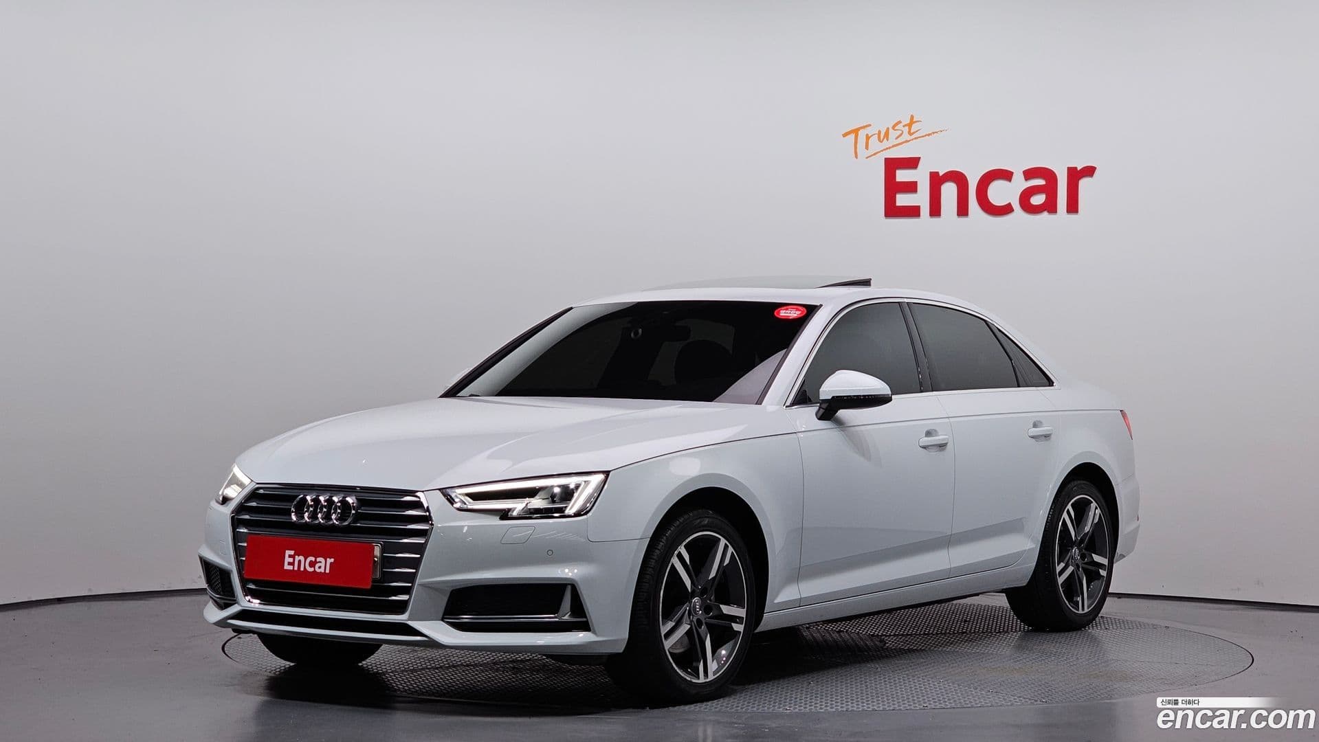 Main__Slider__Photo:A4 Audi 2019.11-0