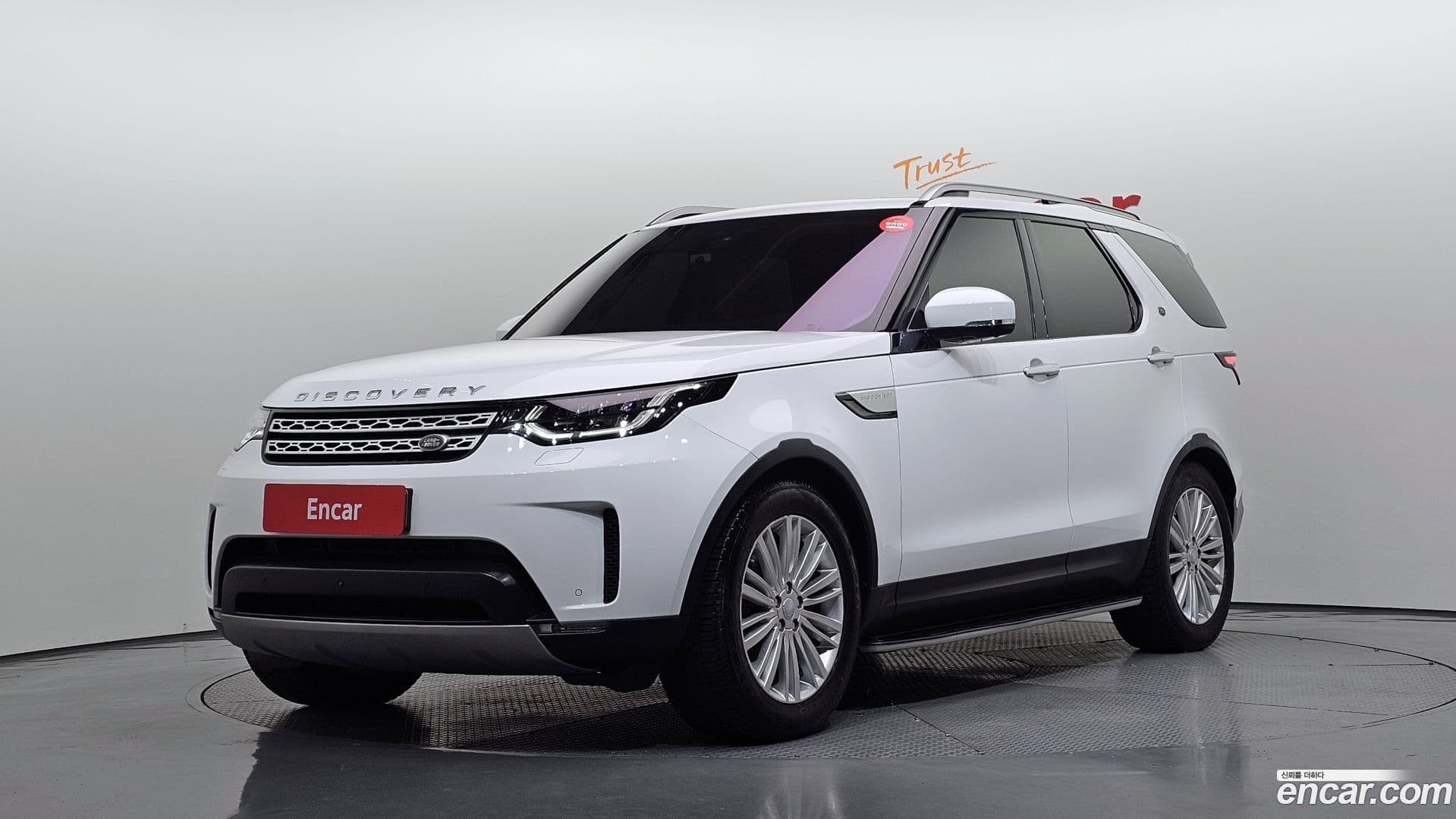 Main__Slider__Photo:Discovery Land Rover 2018.8-0