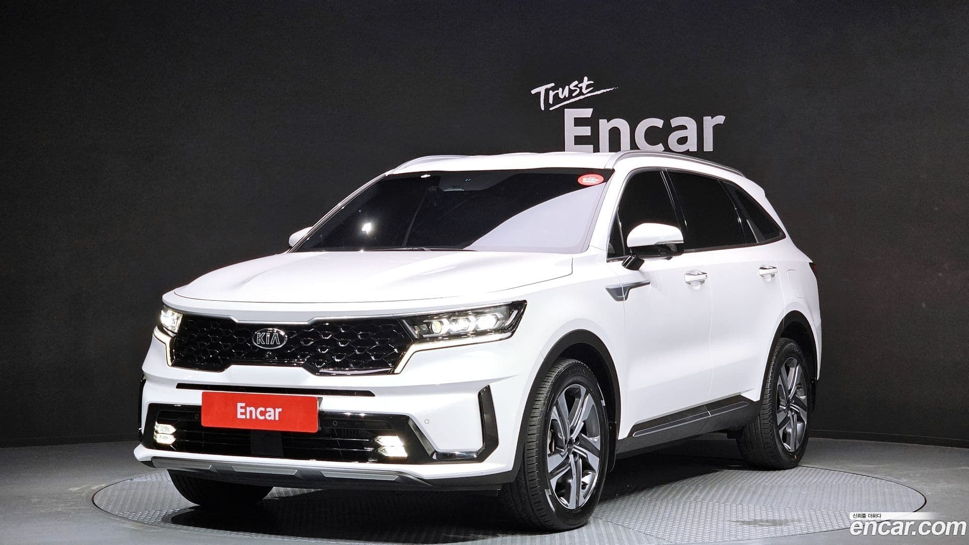 Main__Slider__Photo:Sorento Kia 2020.3-0
