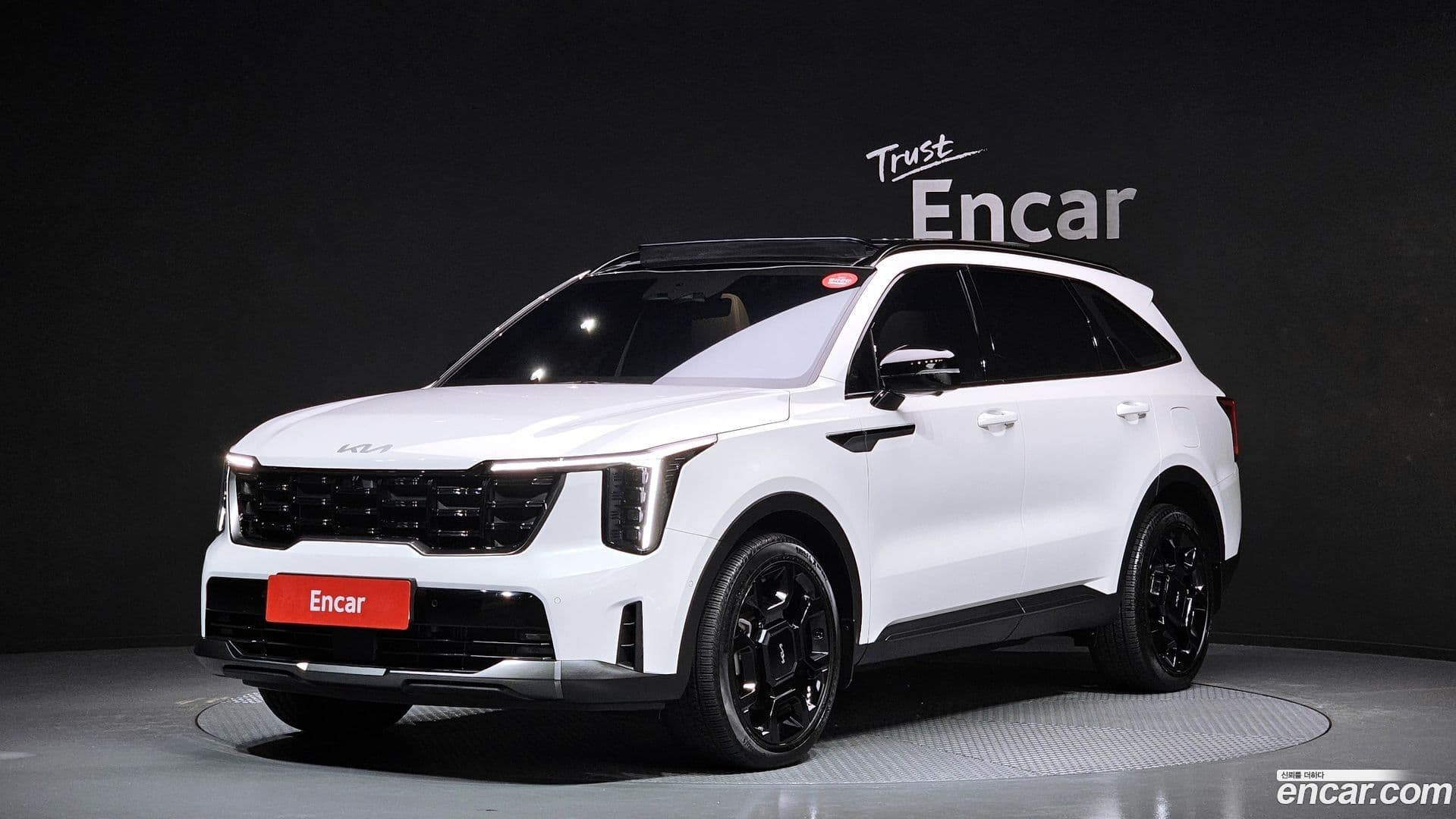 Main__Slider__Photo:Sorento Kia 2024.9-0