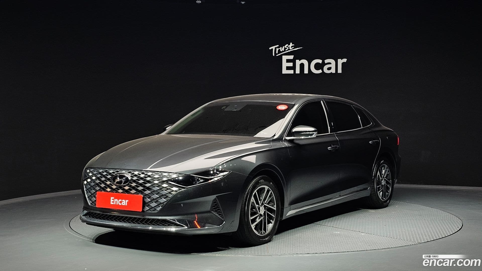 Main__Slider__Photo:Grandeur Hyundai 2021.10-0