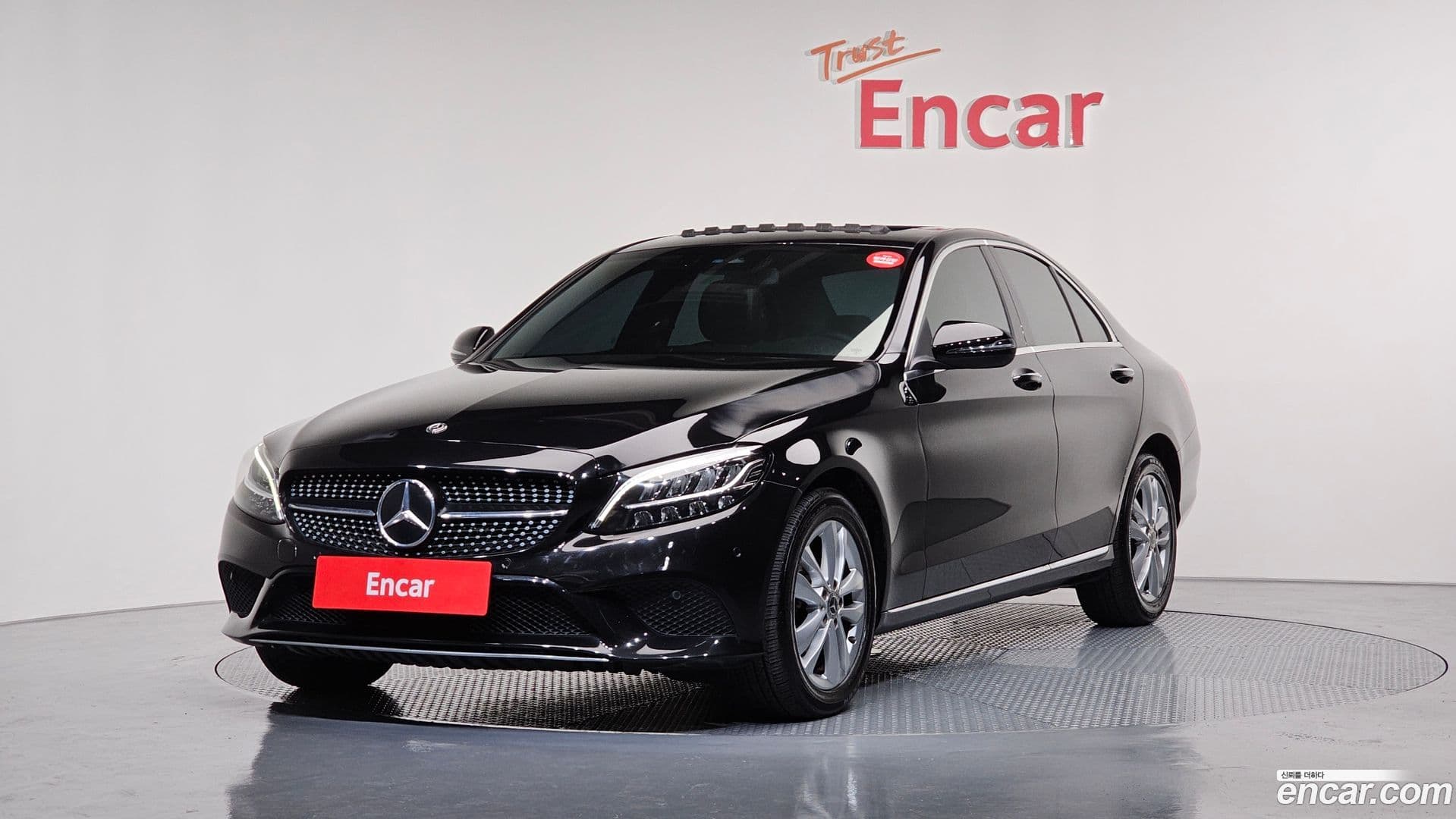 Main__Slider__Photo:C-Class Mercedes-Benz 2020.6-0