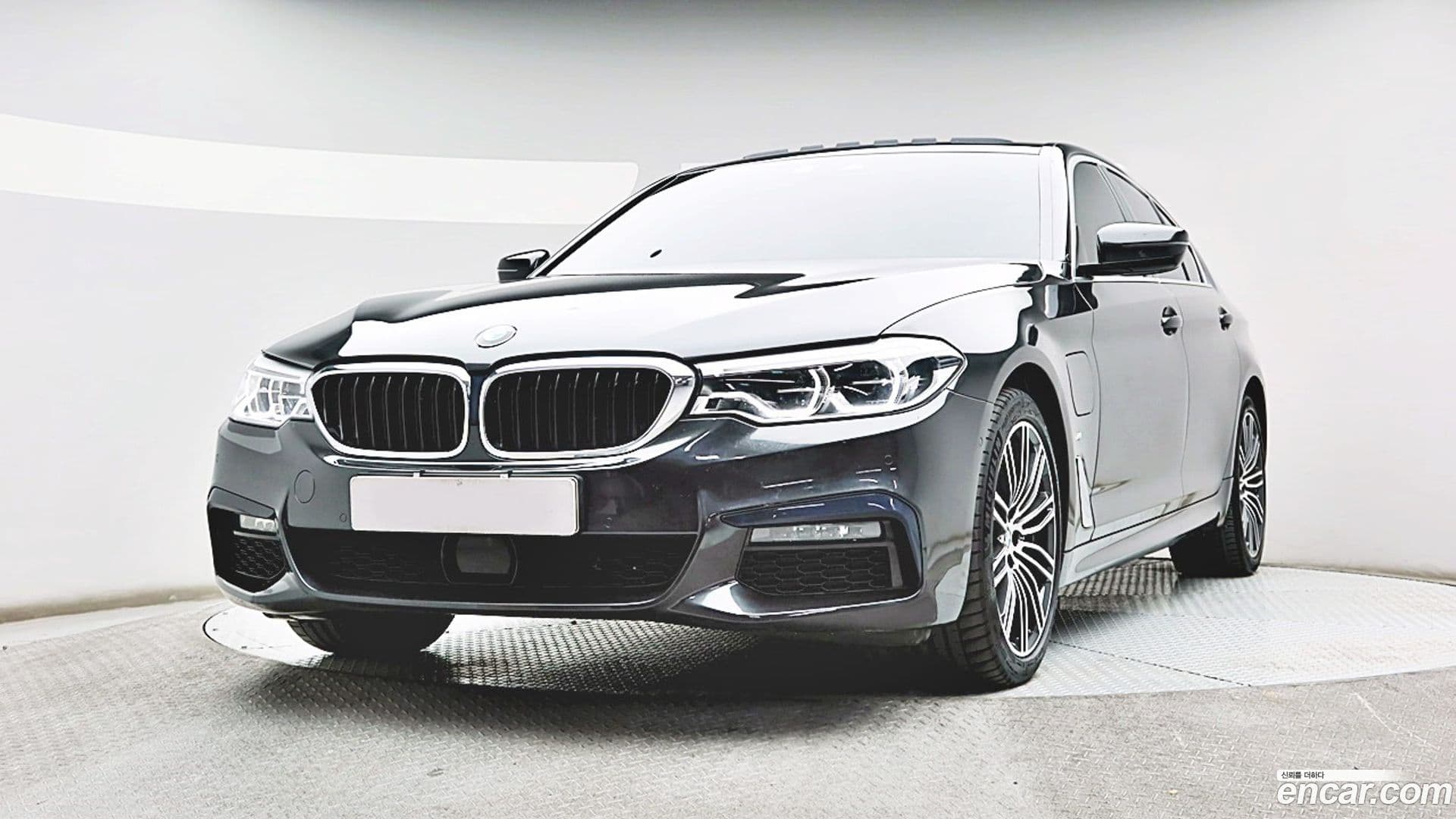 Main__Slider__Photo:5-Series BMW 2020.5-0