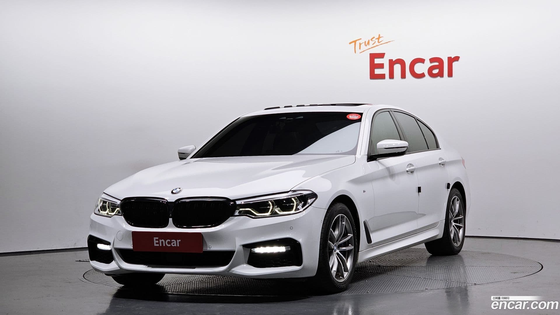 Main__Slider__Photo:5-Series BMW 2017.7-0
