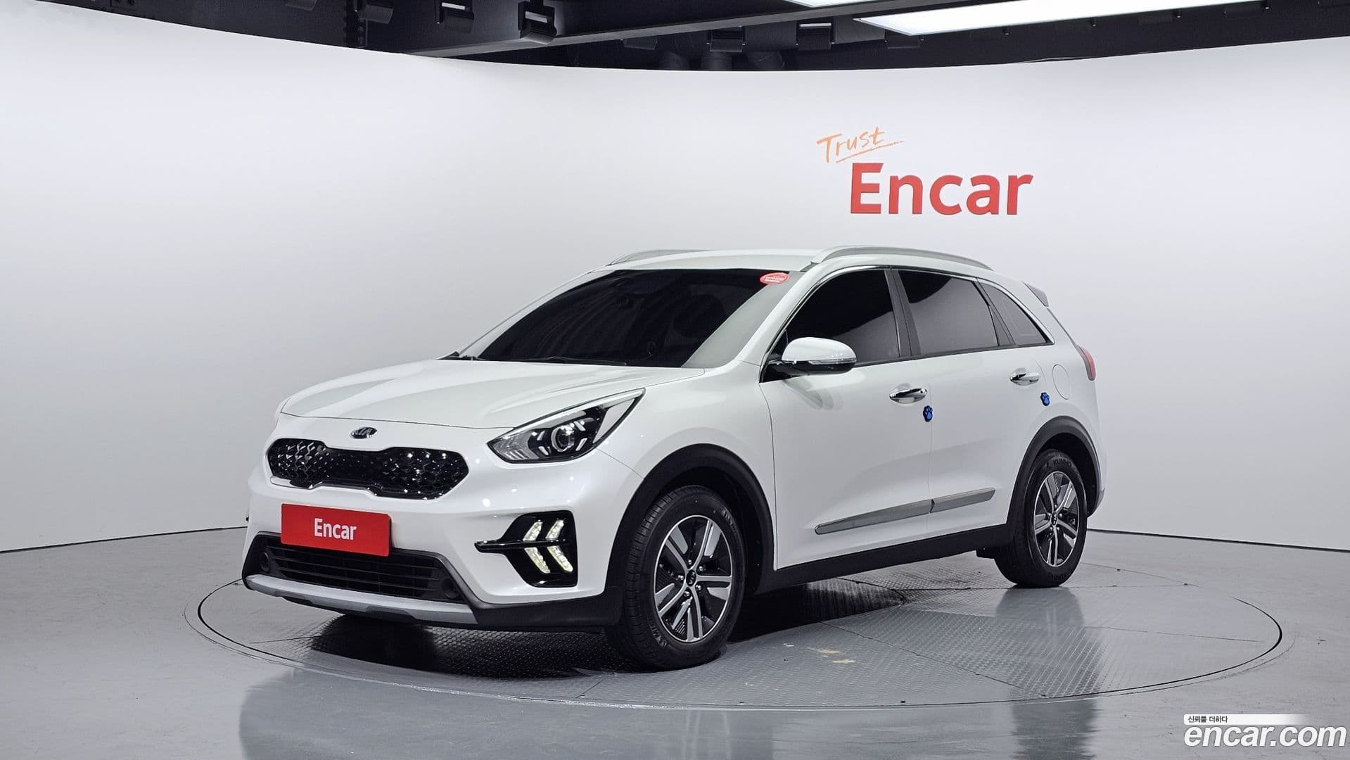 Main__Slider__Photo:Niro Kia 2019.11-0