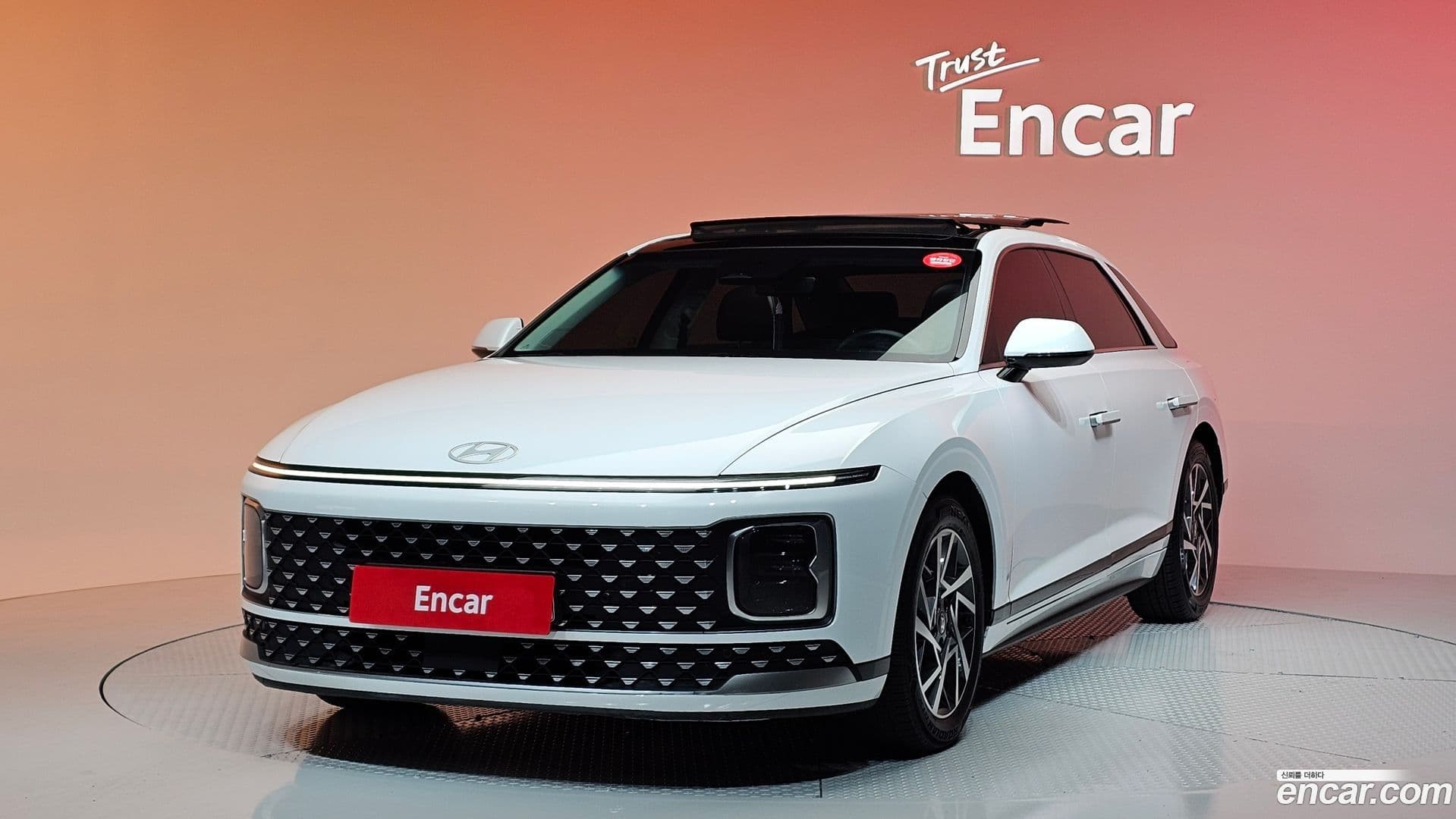 Main__Slider__Photo:Grandeur Hyundai 2022.11-0