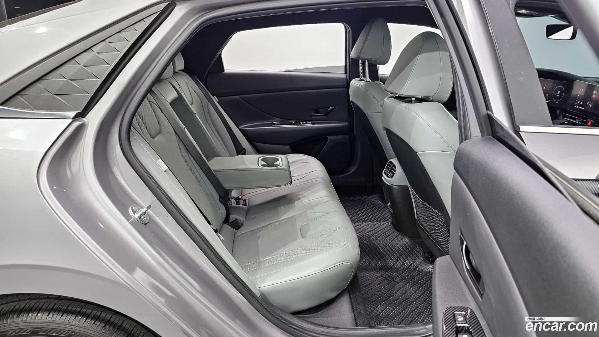 AVANTE Hyundai 2023.8-OPTION-015