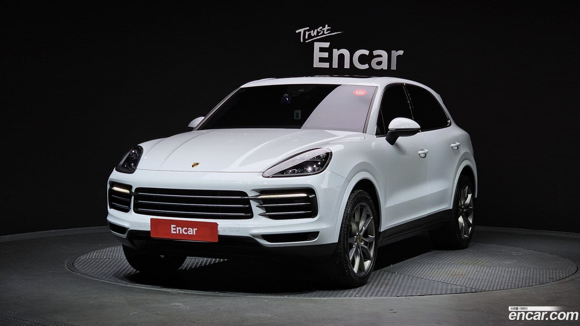 Main__Slider__Photo:Cayenne Porsche 2019.3-0