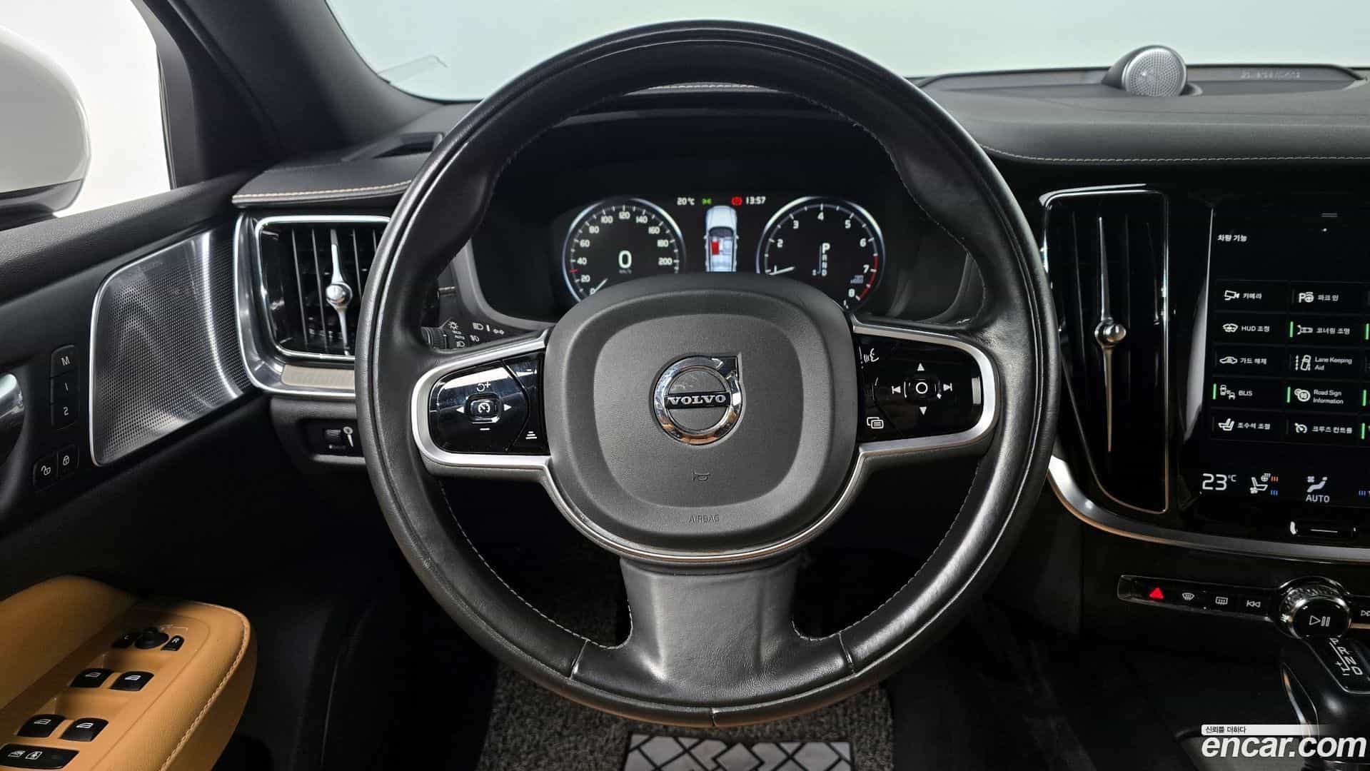 V60 Volvo 2019.9-OPTION-017