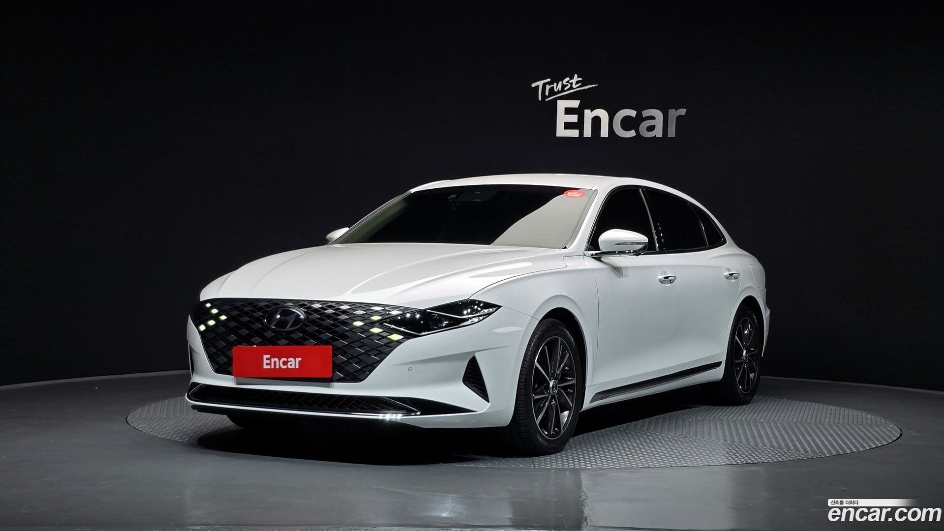 Main__Slider__Photo:Grandeur Hyundai 2022.7-0