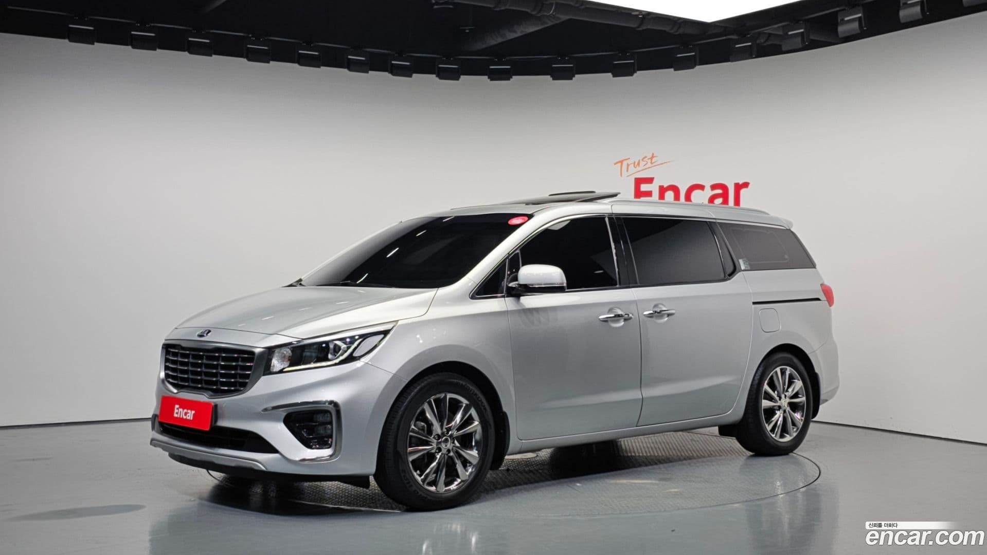 Main__Slider__Photo:Canival Kia 2018.4-0