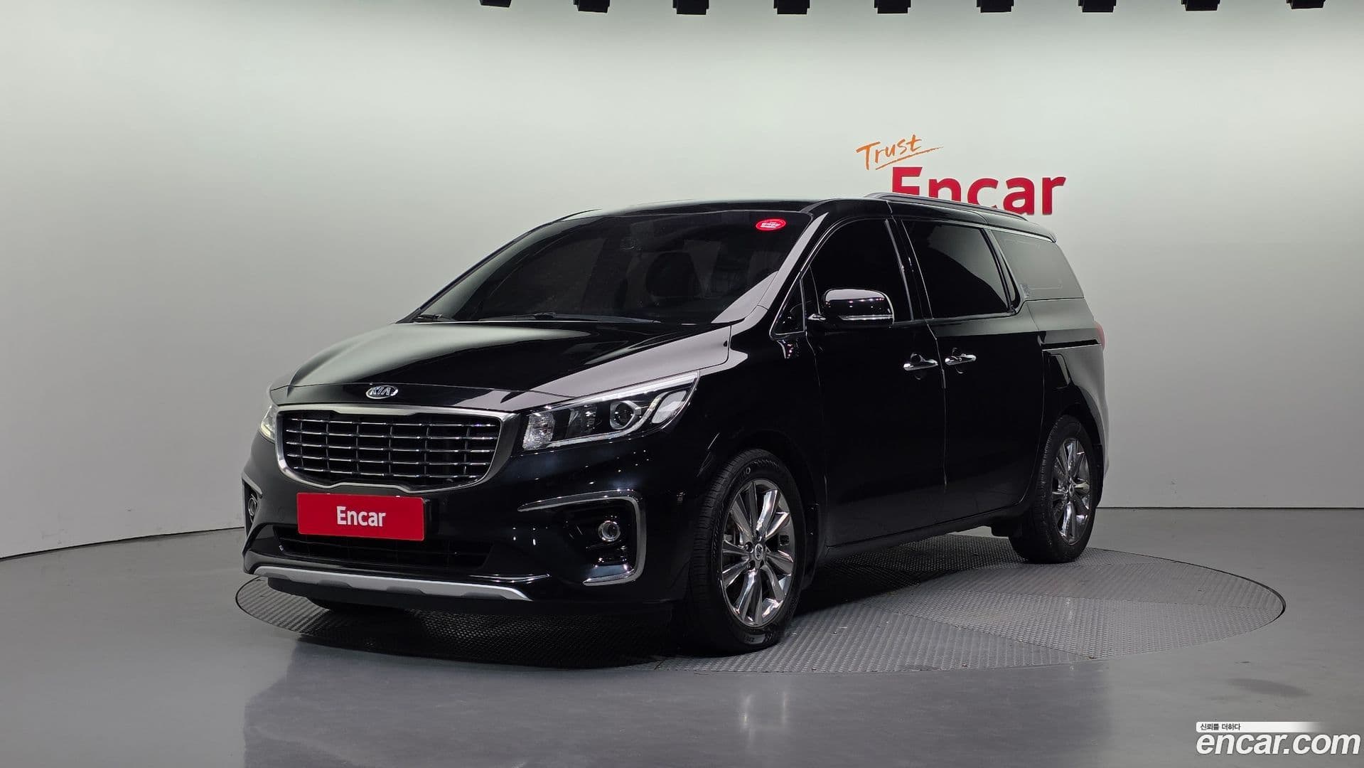 Main__Slider__Photo:Canival Kia 2019.3-0