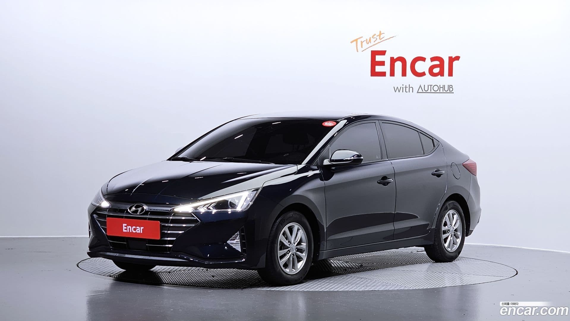 Main__Slider__Photo:AVANTE Hyundai 2019.6-0