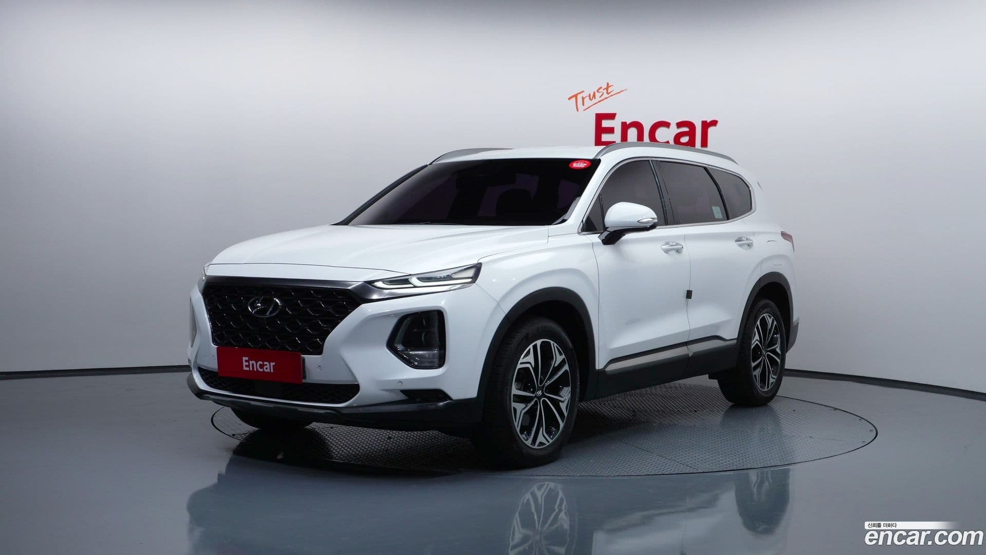 Main__Slider__Photo:Santafe Hyundai 2018.5-0