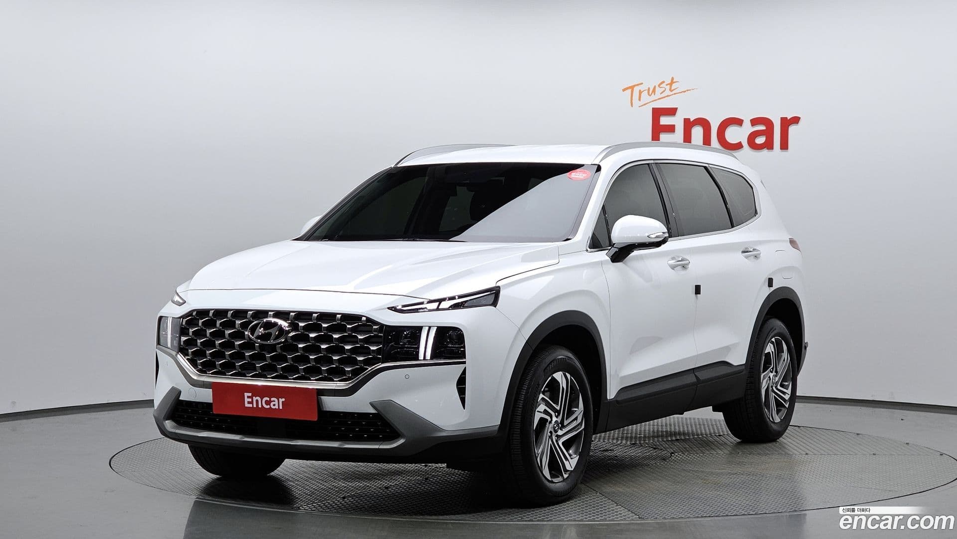 Main__Slider__Photo:Santafe Hyundai 2023.8-0