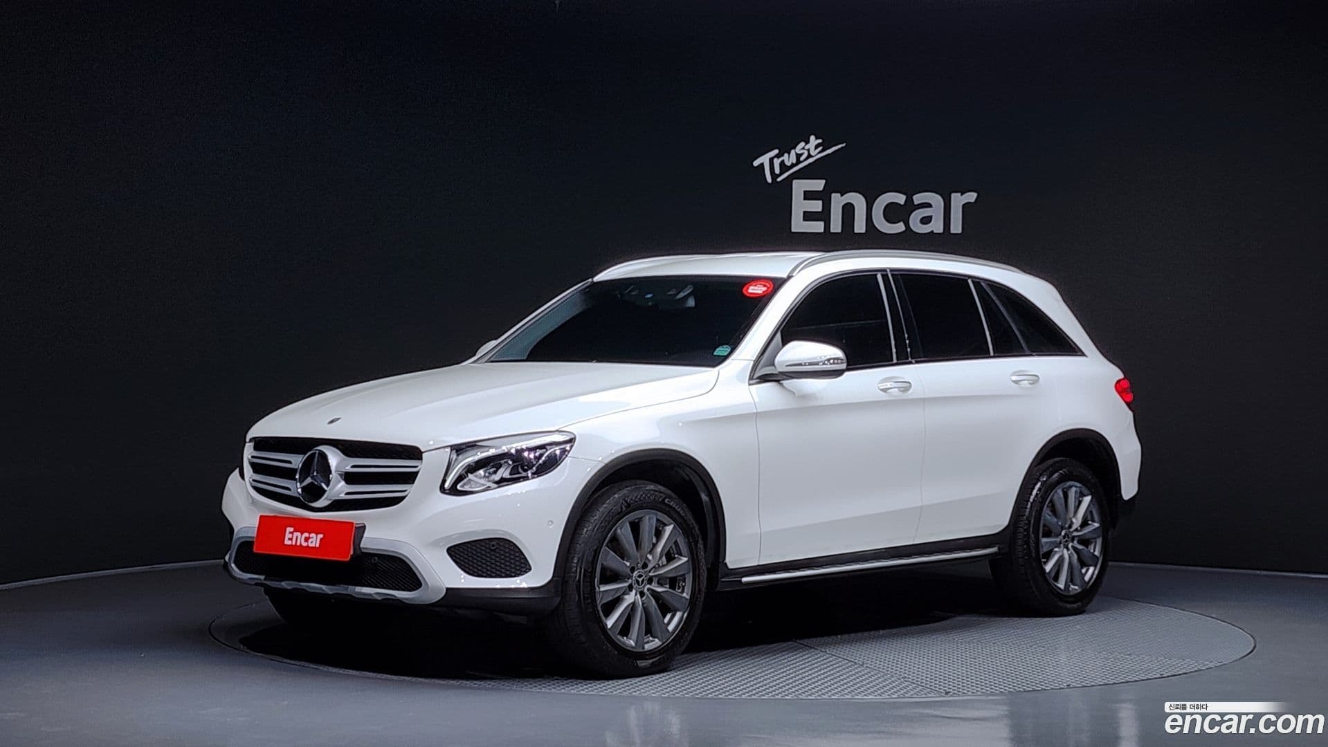 Main__Slider__Photo:GLC-Class Mercedes-Benz 2018.9-0