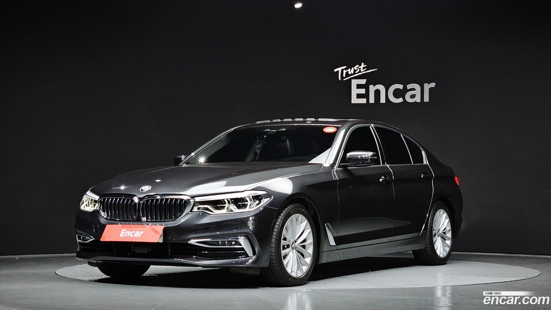 Main__Slider__Photo:5-Series BMW 2019.5-0