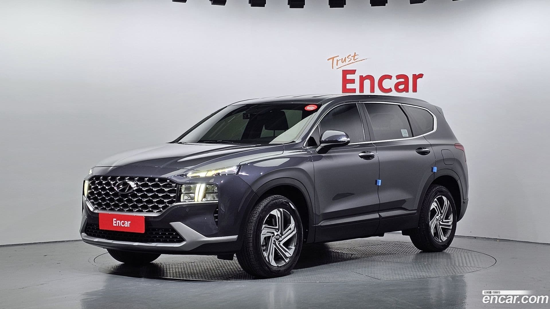 Main__Slider__Photo:Santafe Hyundai 2022.11-0