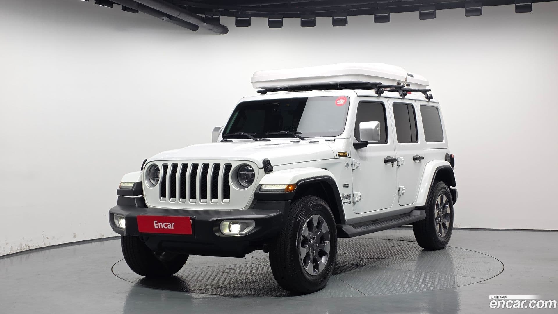 Main__Slider__Photo:Wrangler Jeep 2019.11-0