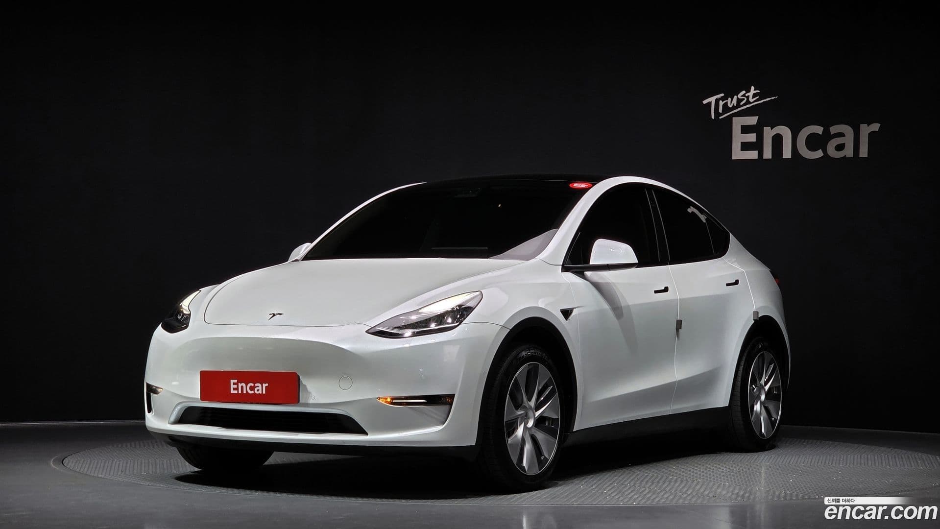 Main__Slider__Photo:Model Y Tesla 2022.4-0