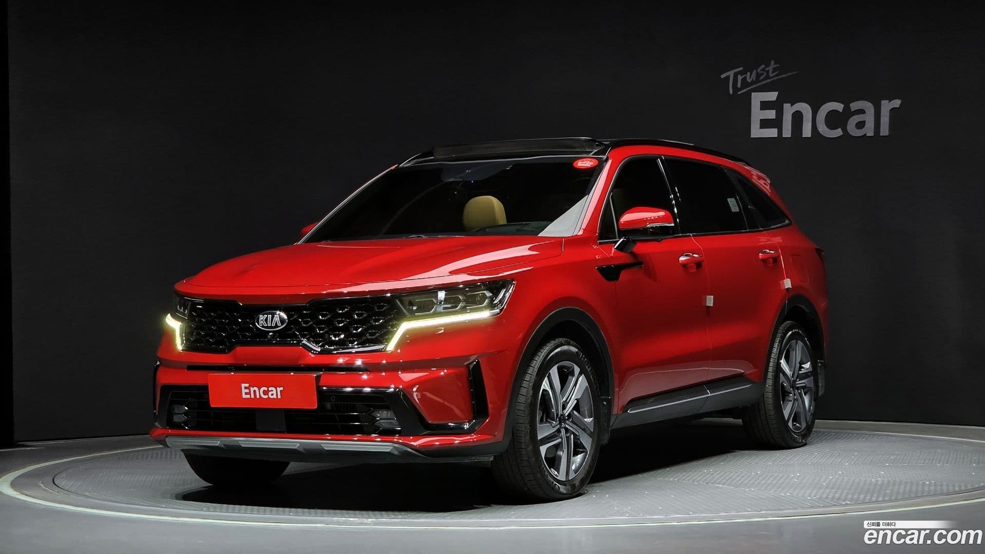 Main__Slider__Photo:Sorento Kia 2020.9-0