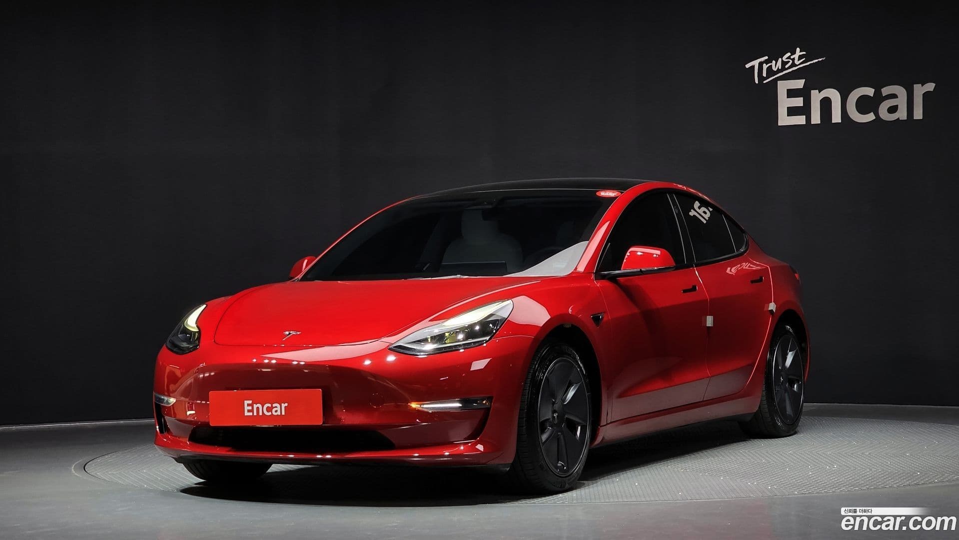 Main__Slider__Photo:Model 3 Tesla 2022.5-0