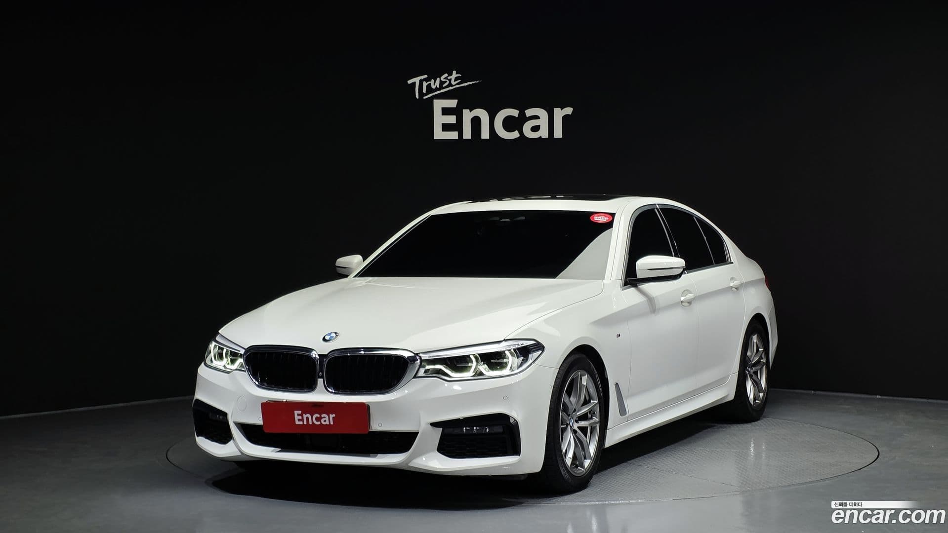 Main__Slider__Photo:5-Series BMW 2019.8-0