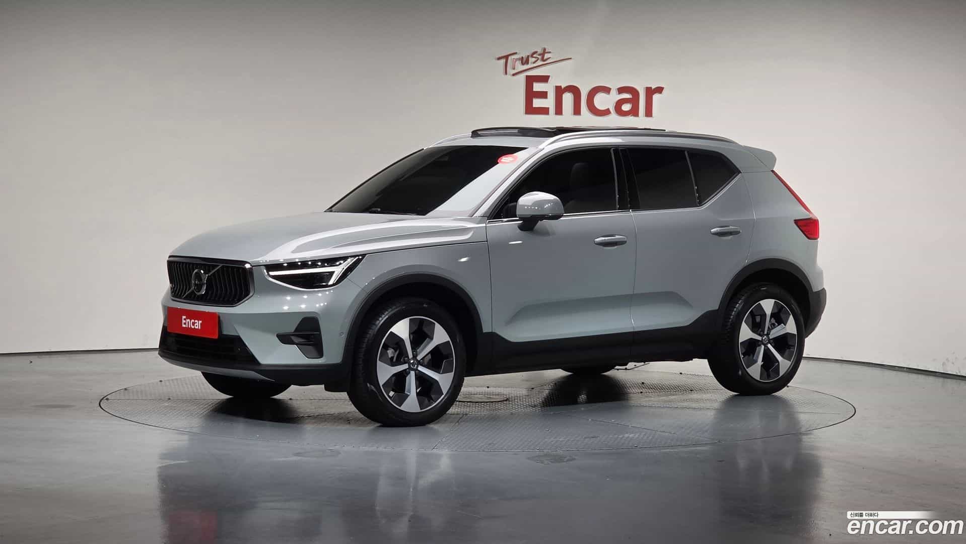 XC40 Volvo 2024.11-OUTER-001