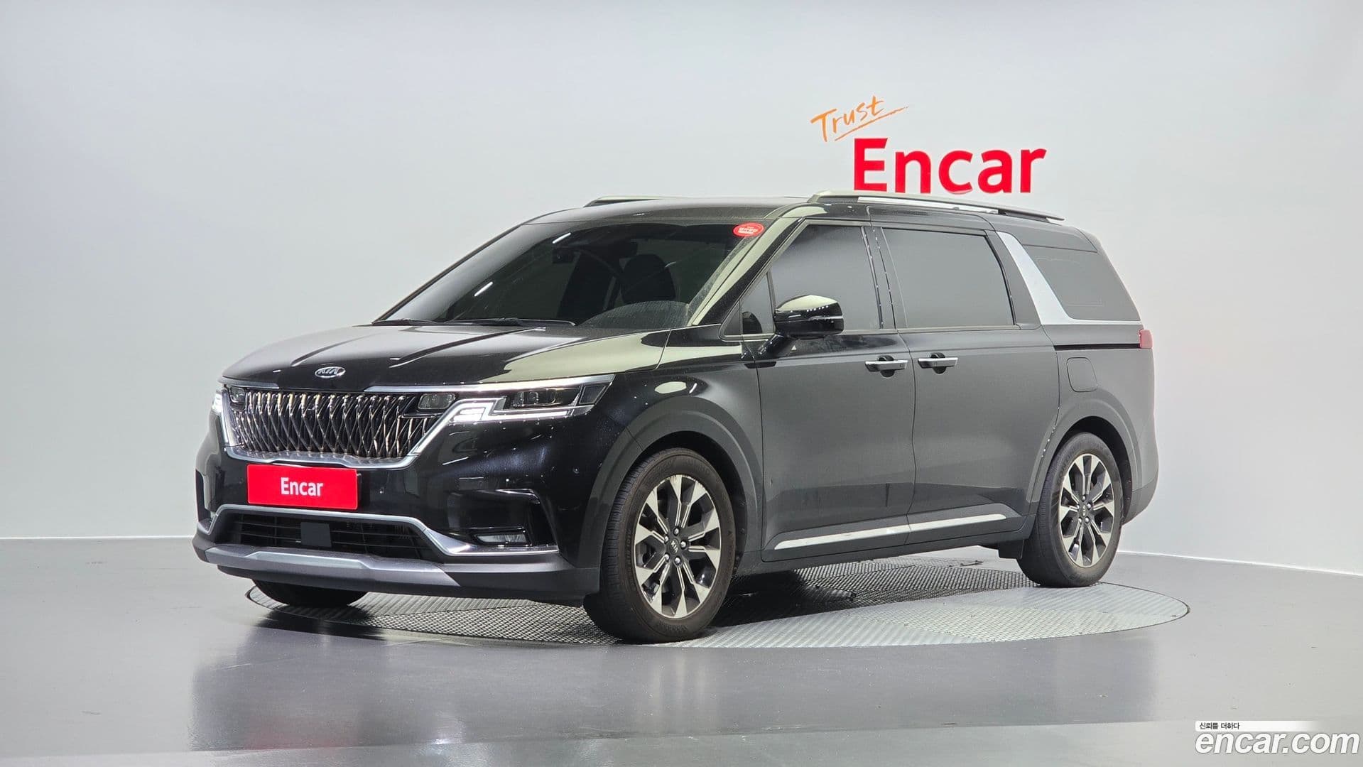 Main__Slider__Photo:Canival Kia 2020.10-0