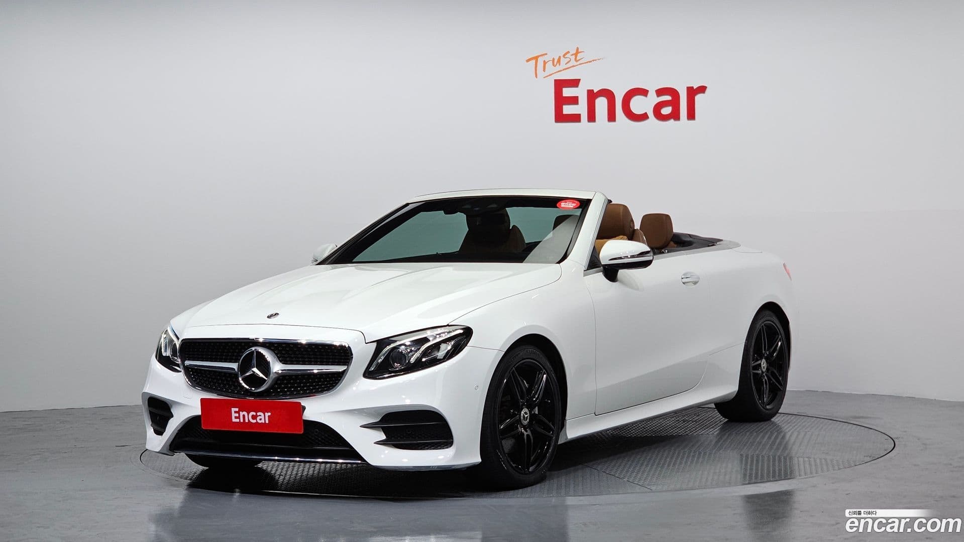 Main__Slider__Photo:E-Class Mercedes-Benz 2018.10-0