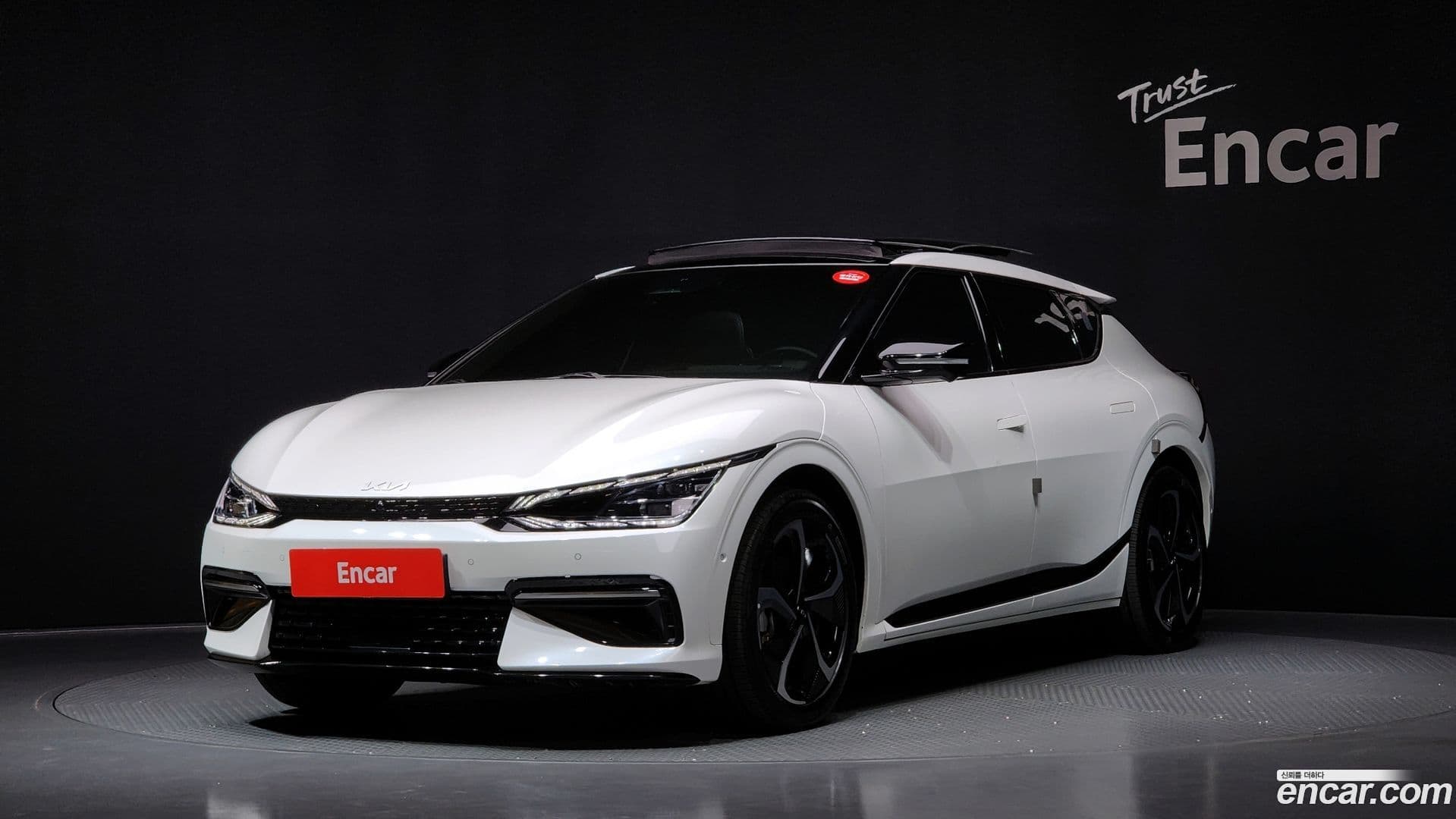 Main__Slider__Photo:EV6 Kia 2021.11-0