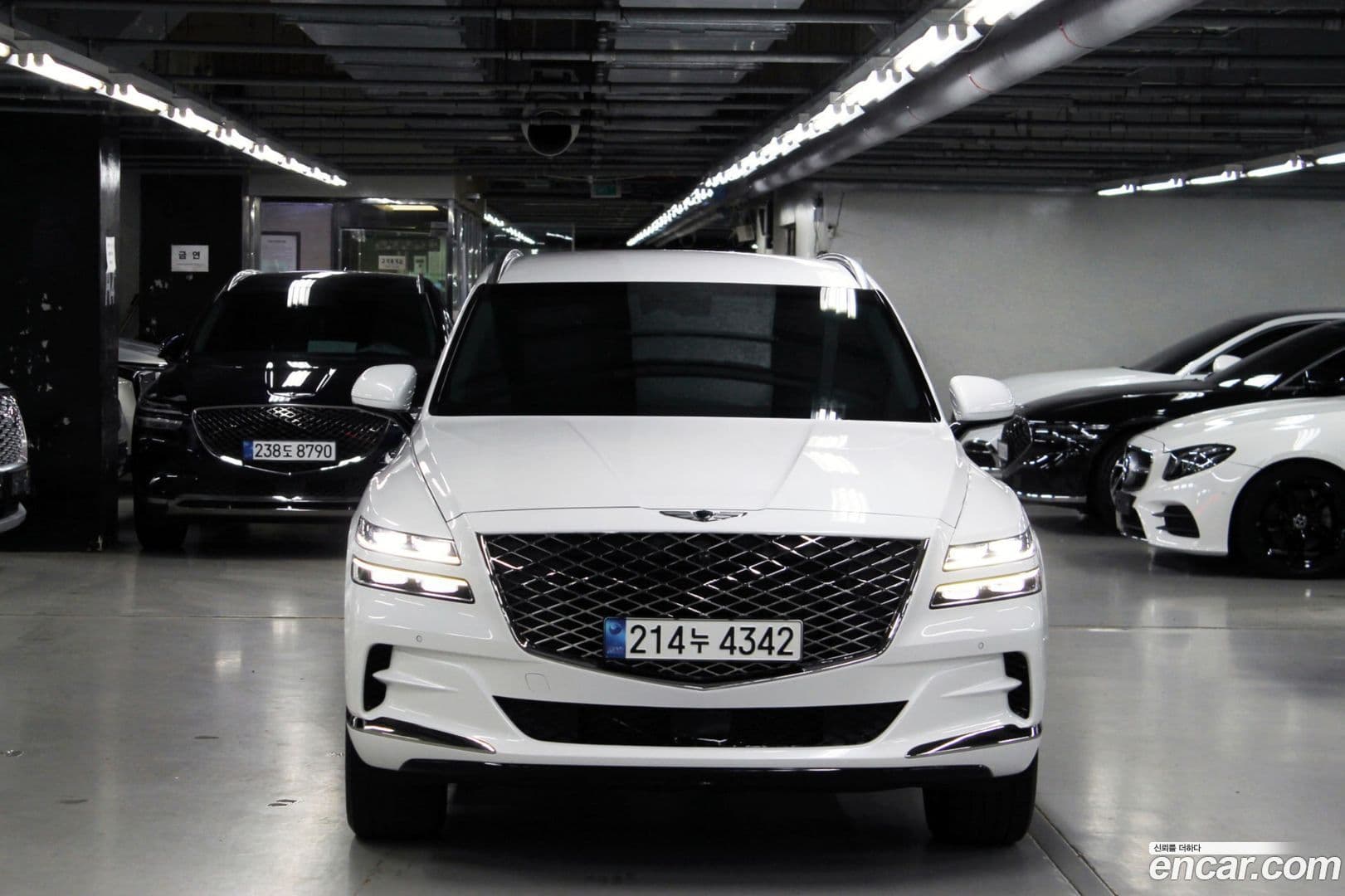 Main__Slider__Photo:GV80 Genesis 2023.2-0
