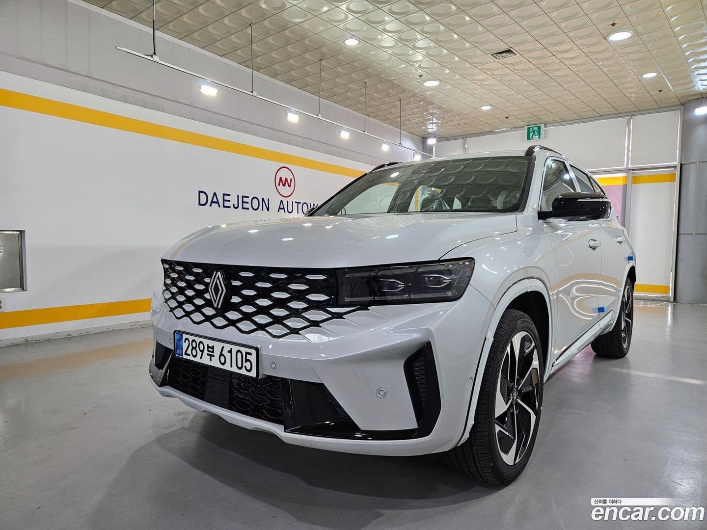 Main__Slider__Photo:Grand Koleos Renault Korea 2025.4-0