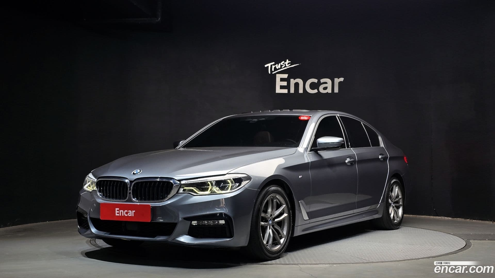 Main__Slider__Photo:5-Series BMW 2017.9-0