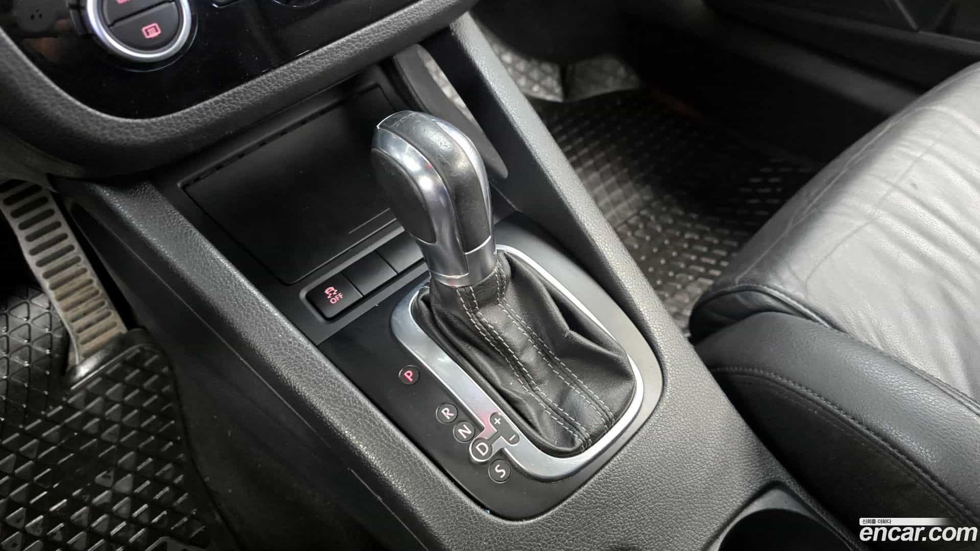 Scirocco Volkswagen 2012.11-INNER-009