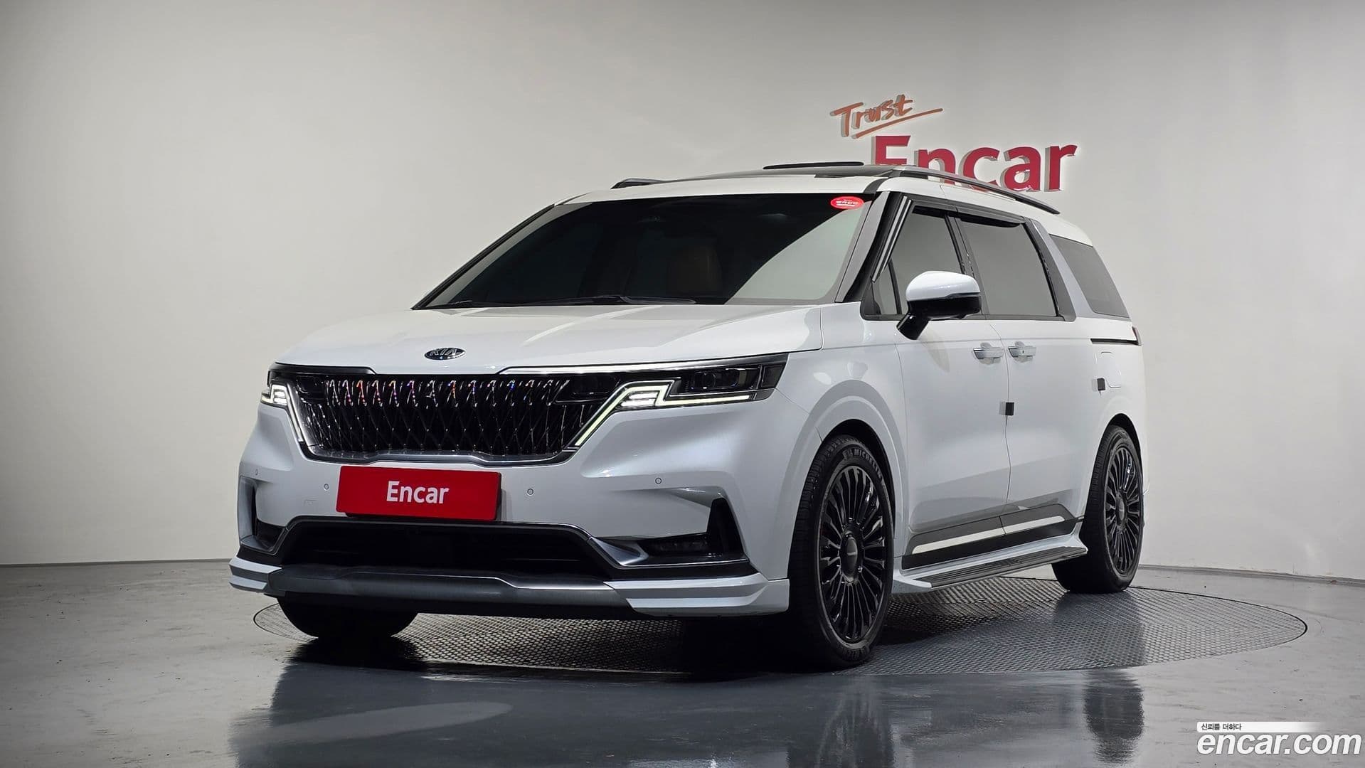 Main__Slider__Photo:Canival Kia 2020.9-0