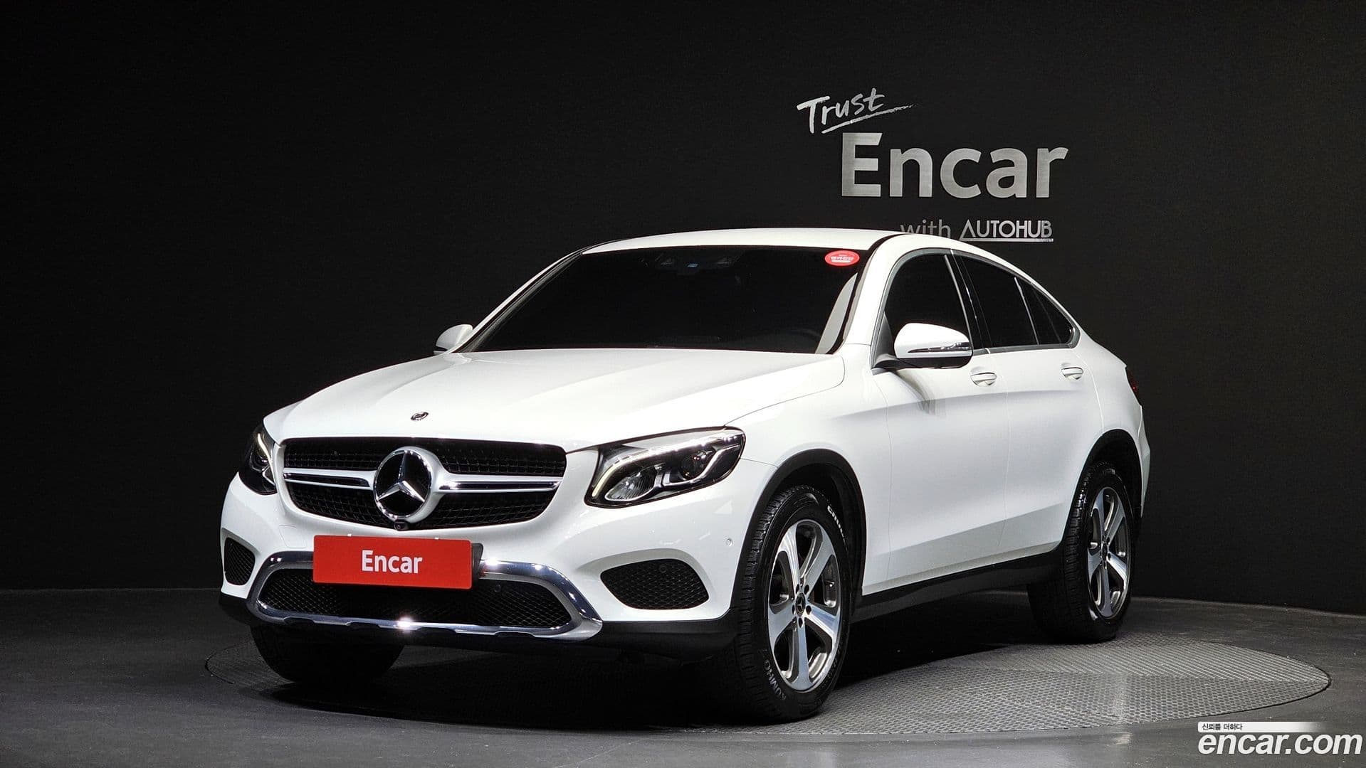 Main__Slider__Photo:GLC-Class Mercedes-Benz 2019.9-0