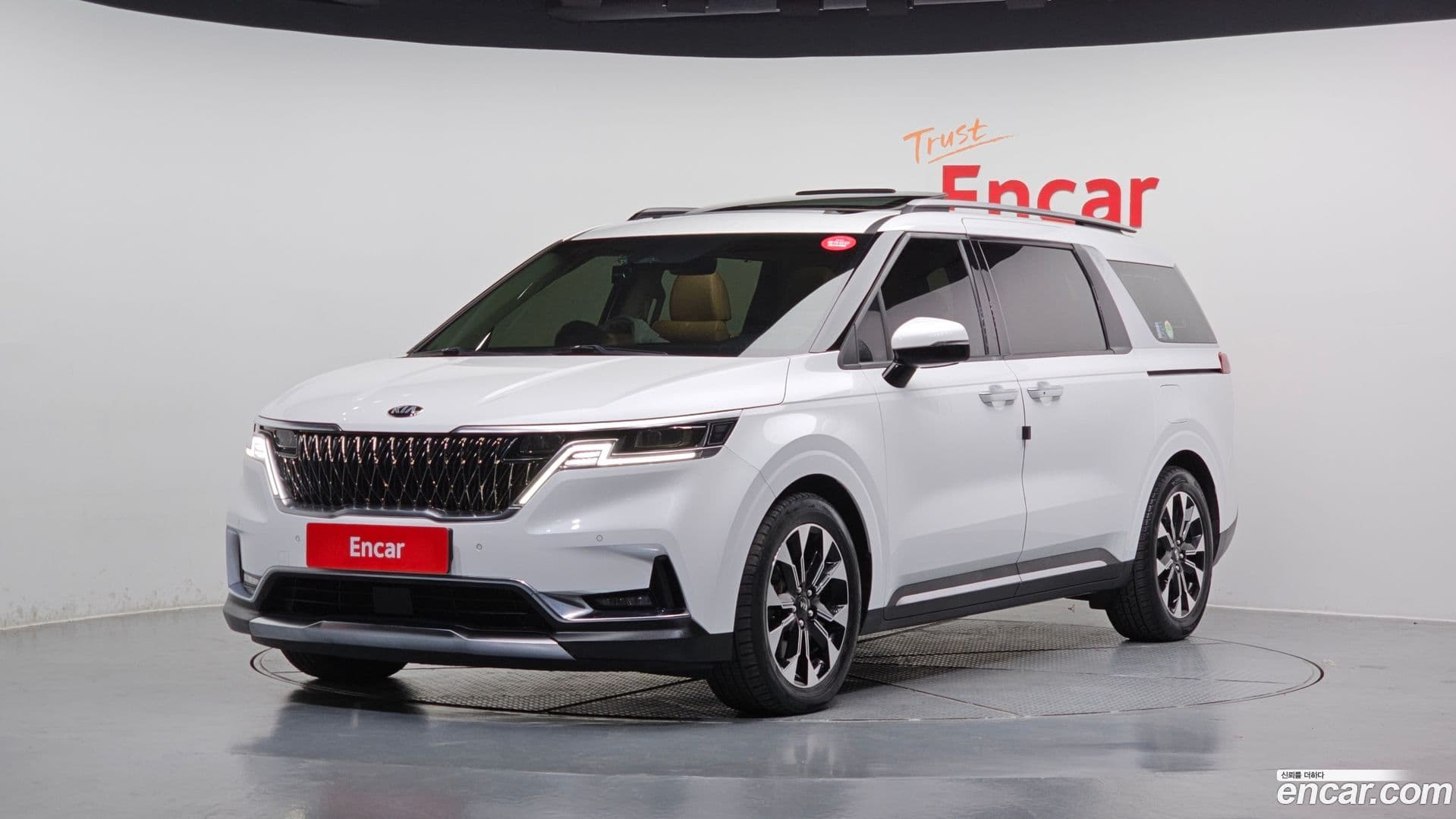 Main__Slider__Photo:Canival Kia 2020.9-0