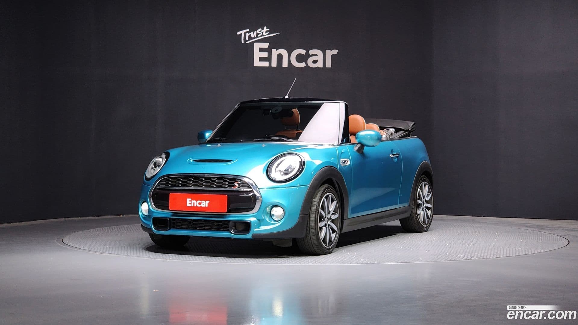 Main__Slider__Photo:Cooper Convertible Mini 2021.1-0