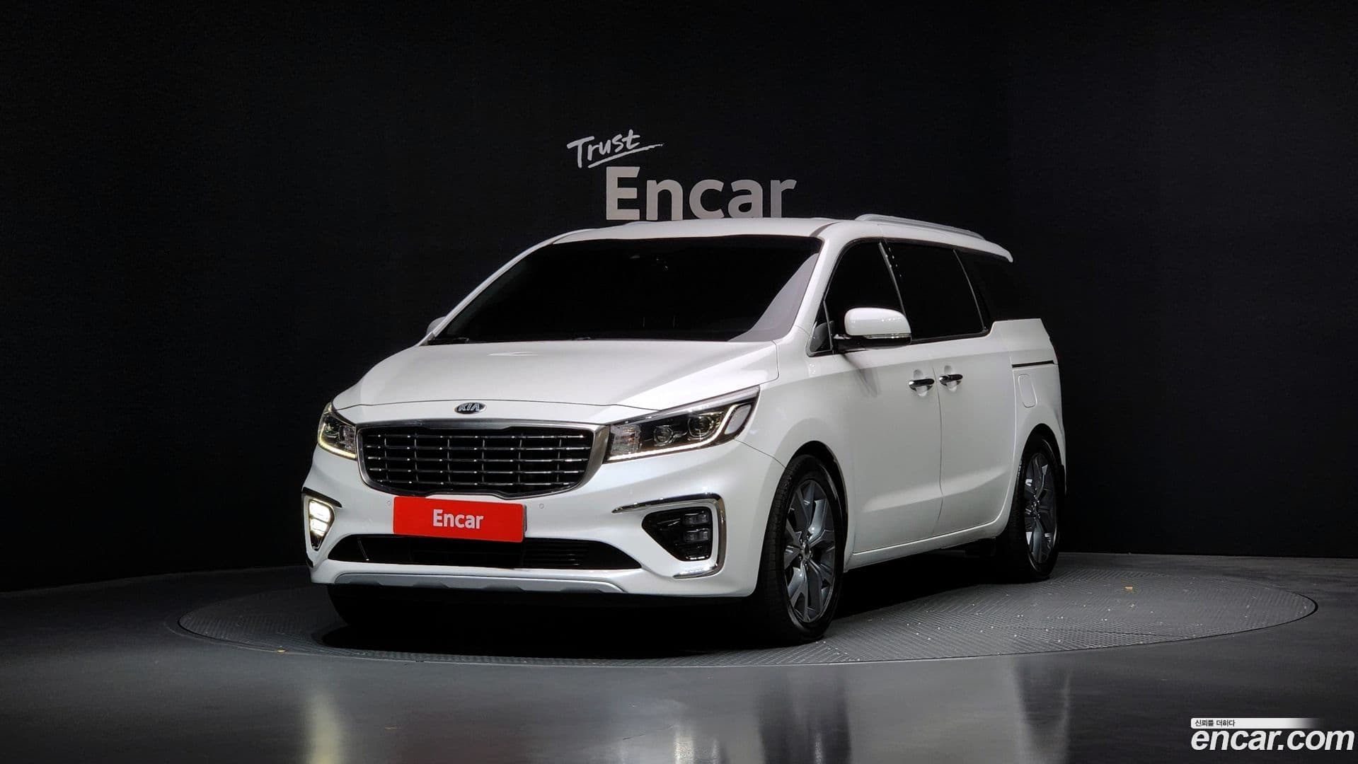 Main__Slider__Photo:Canival Kia 2018.10-0