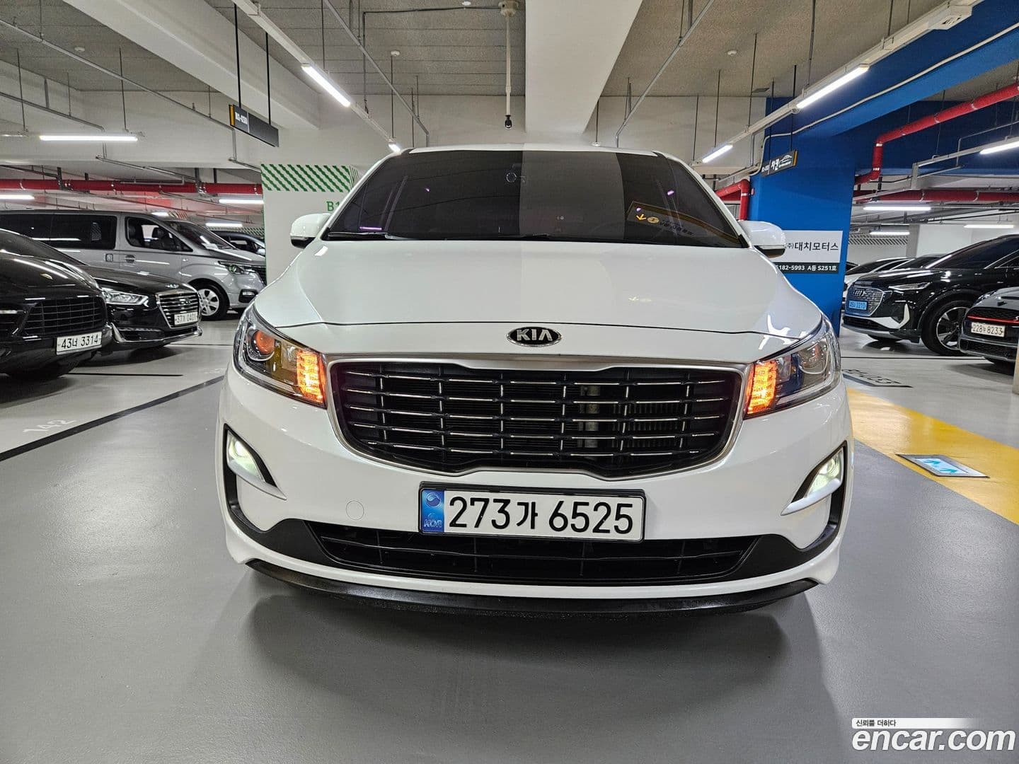 Main__Slider__Photo:Canival Kia 2019.1-0
