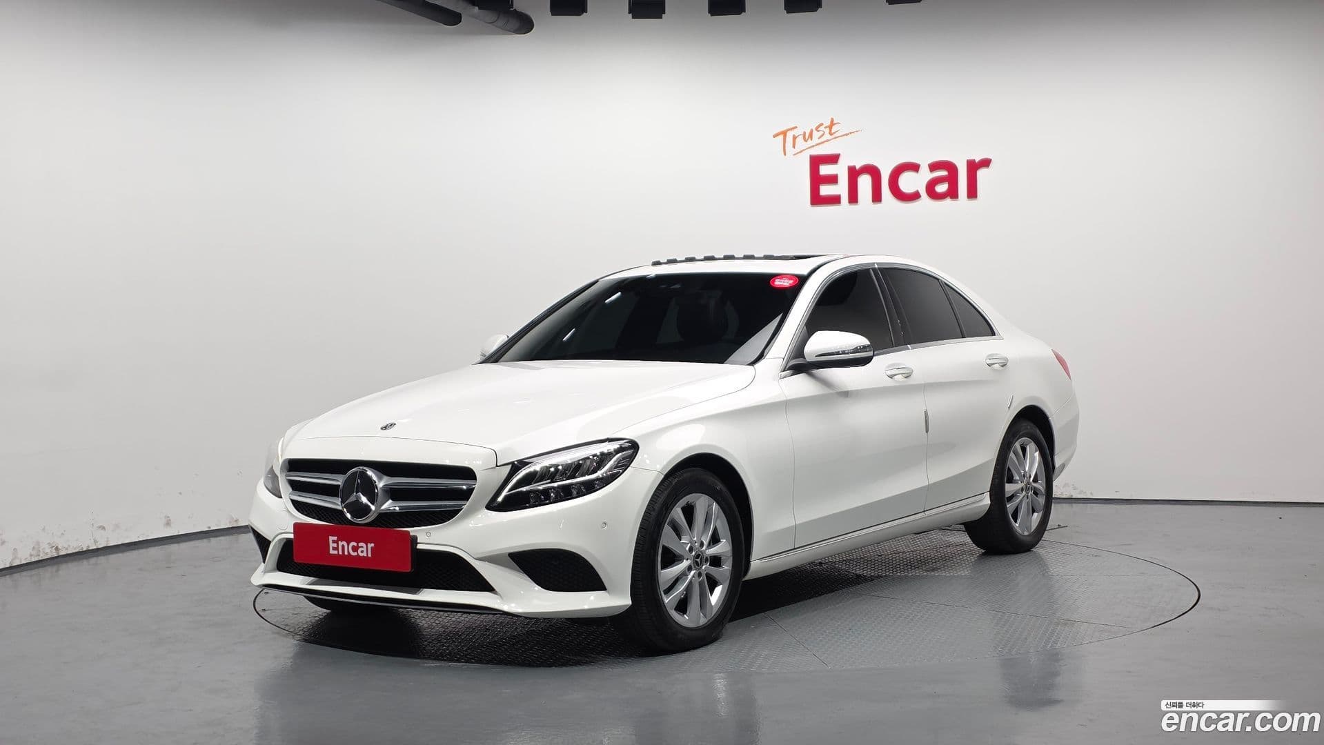 Main__Slider__Photo:C-Class Mercedes-Benz 2019.0-0