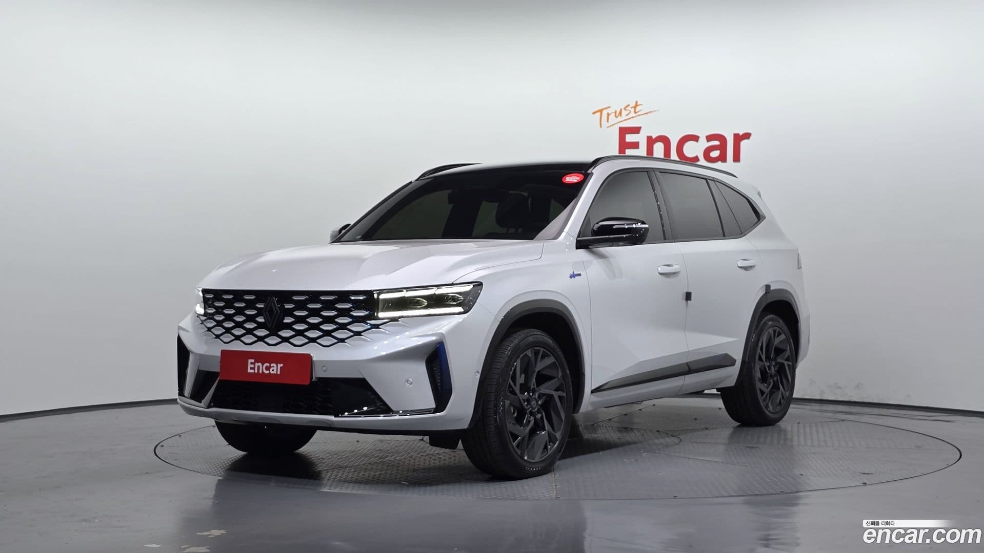 Main__Slider__Photo:Grand Koleos Renault Korea 2024.8-0