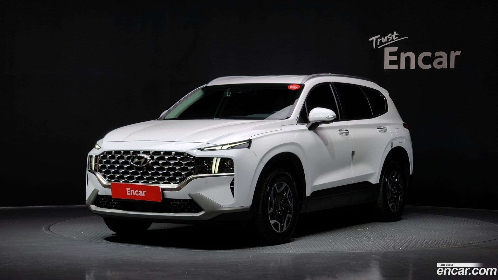Main__Slider__Photo:Santafe Hyundai 2022.9-0