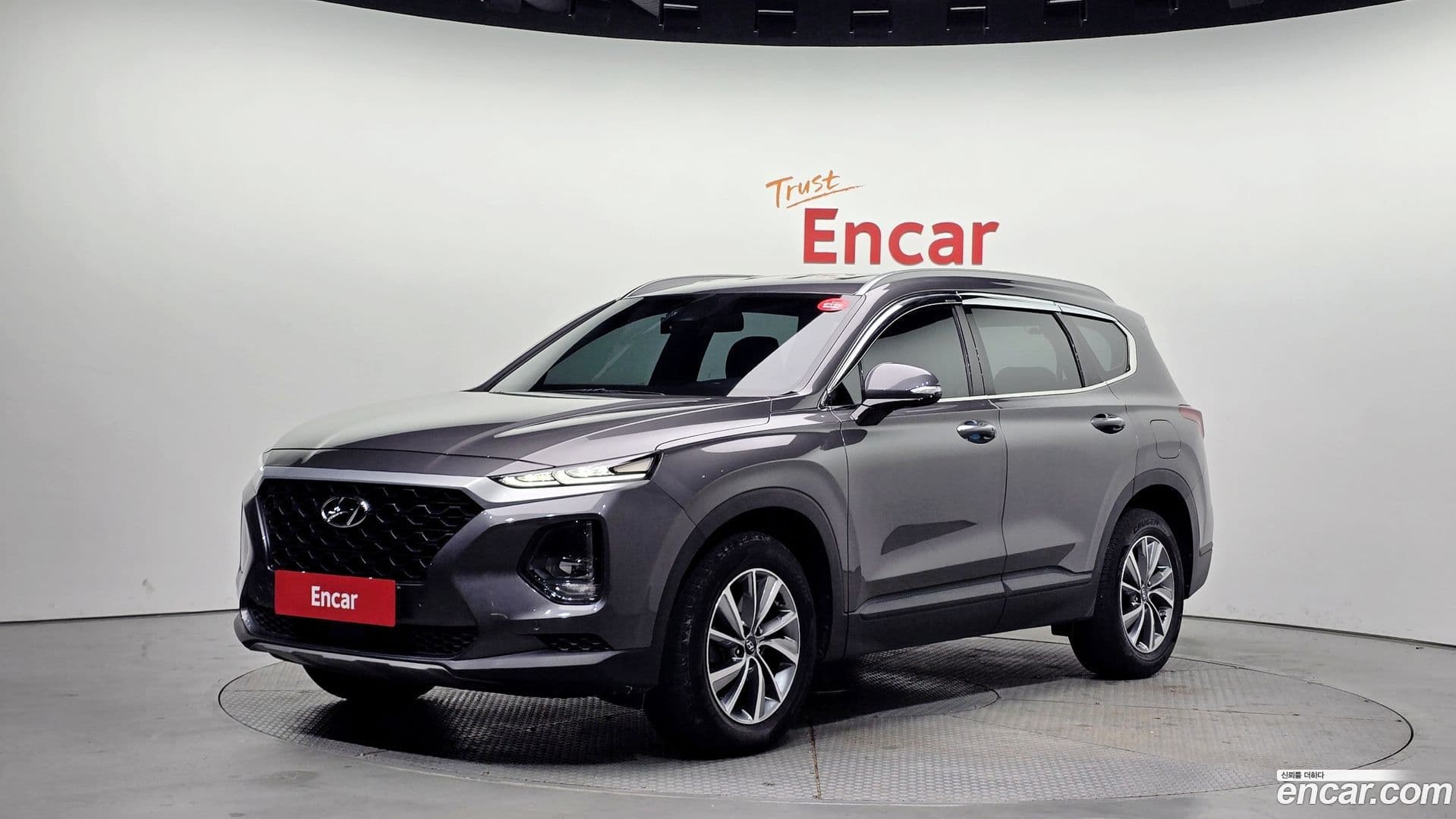 Main__Slider__Photo:Santafe Hyundai 2019.3-0